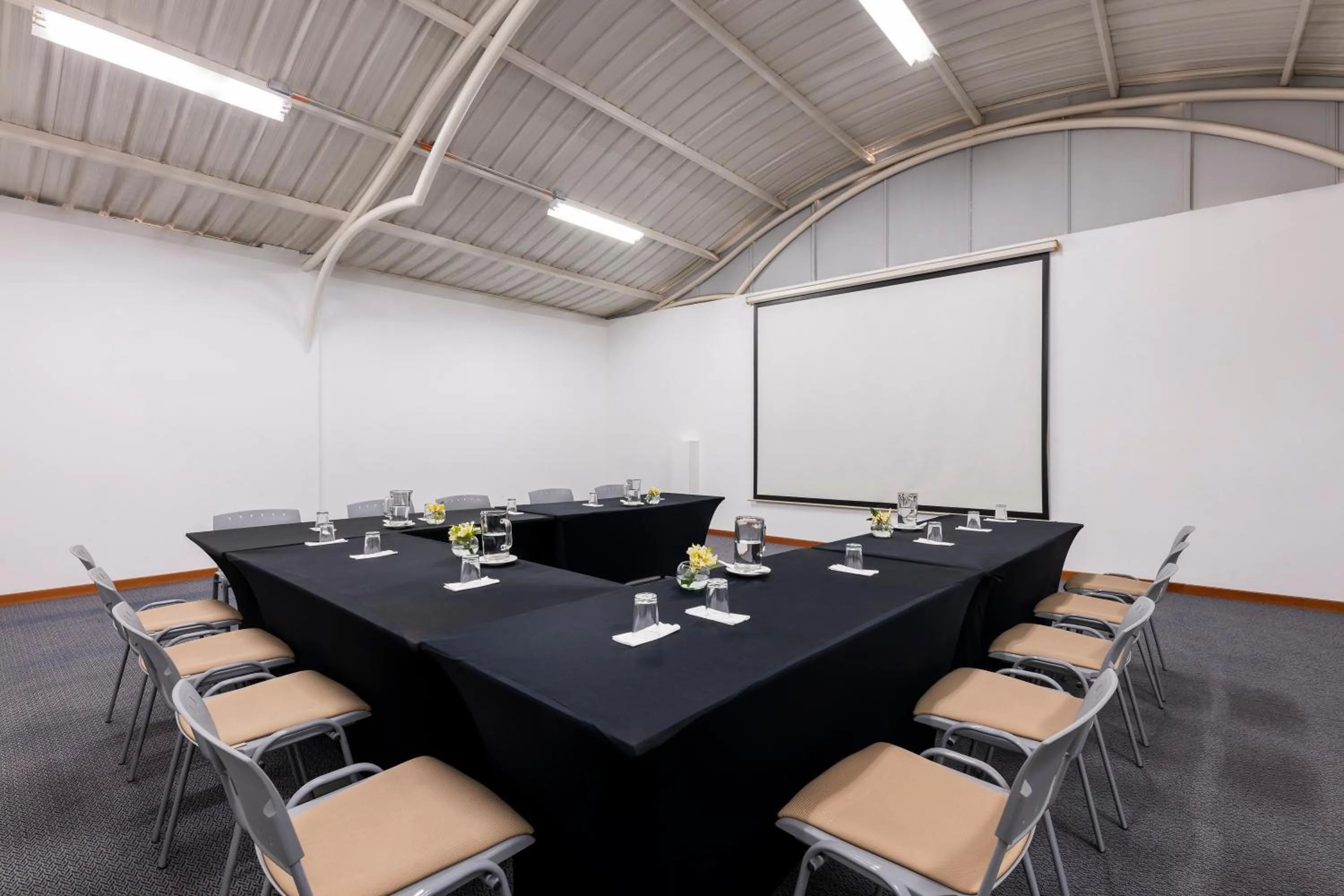 Meeting/conference room in Hotel MS Chipichape Plus