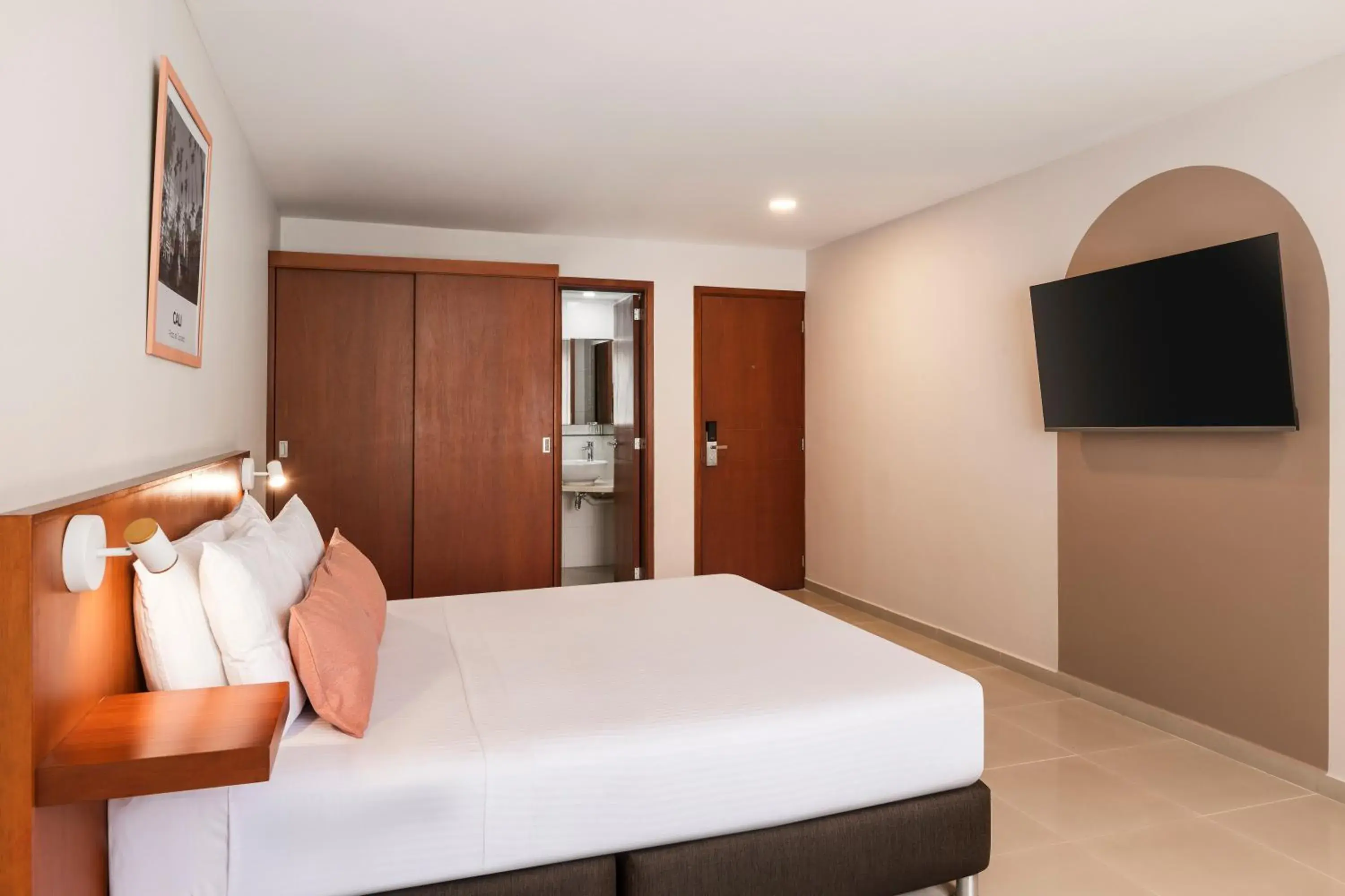 TV and multimedia, Bed in Hotel MS Chipichape Plus TV and multimedia, Bed in Hotel MS Chipichape Plus