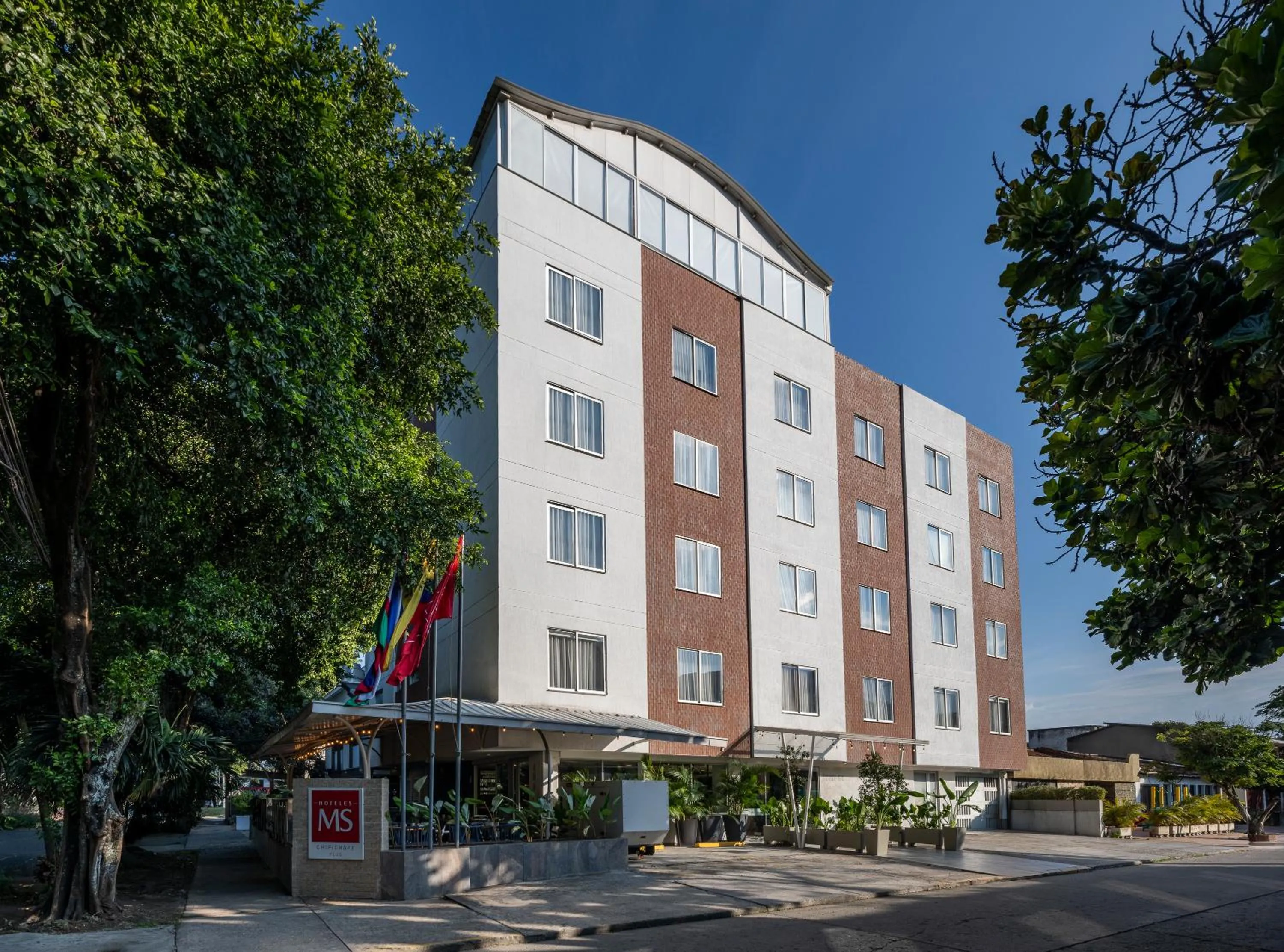 Property building in Hotel MS Chipichape Plus