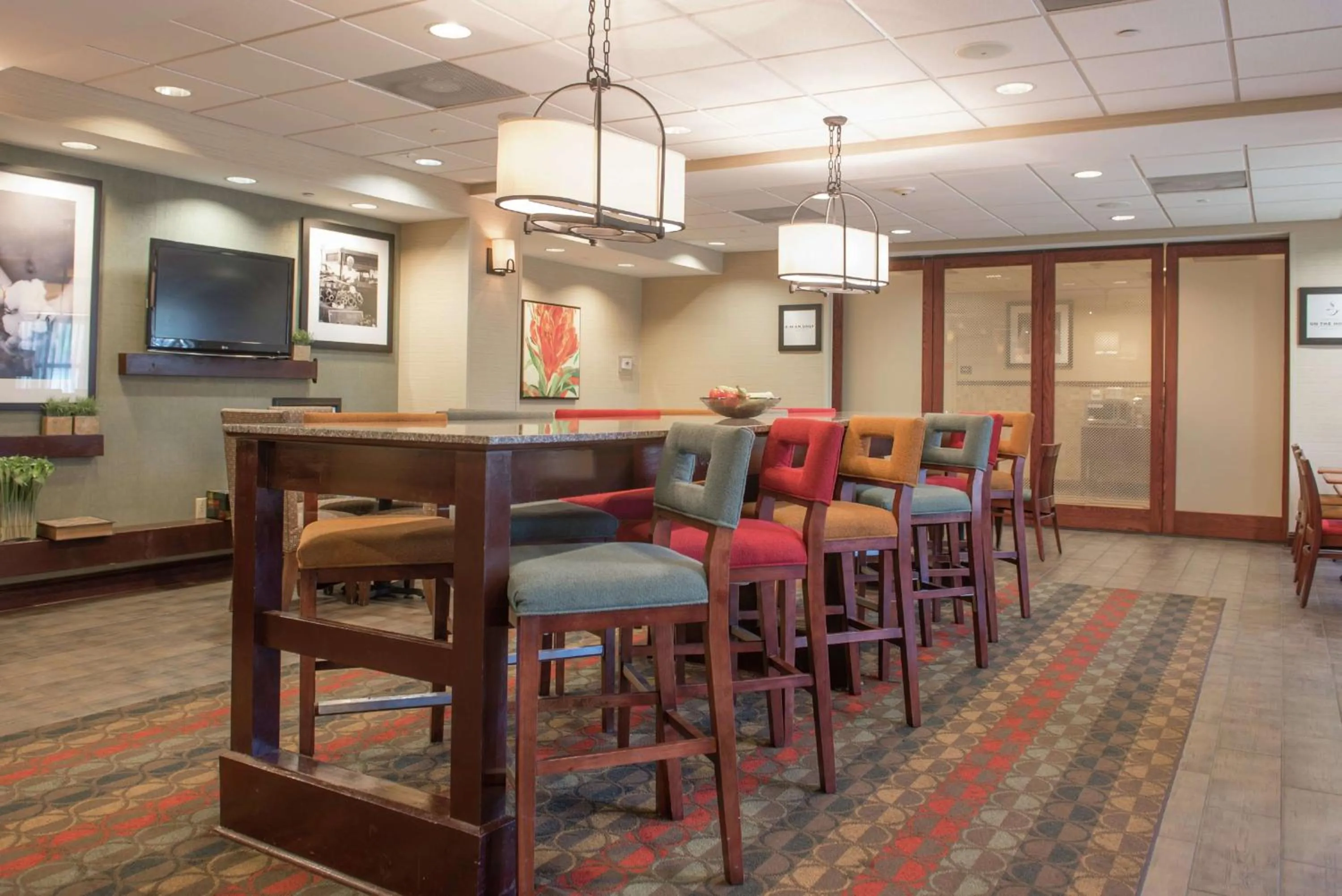Dining area in Hampton Inn Yazoo City