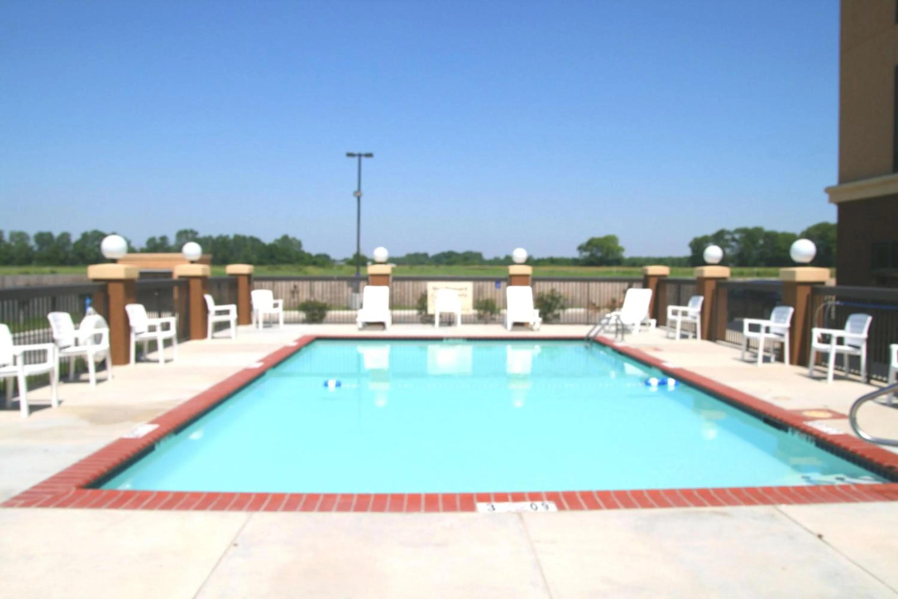 Pool view in Hampton Inn Yazoo City