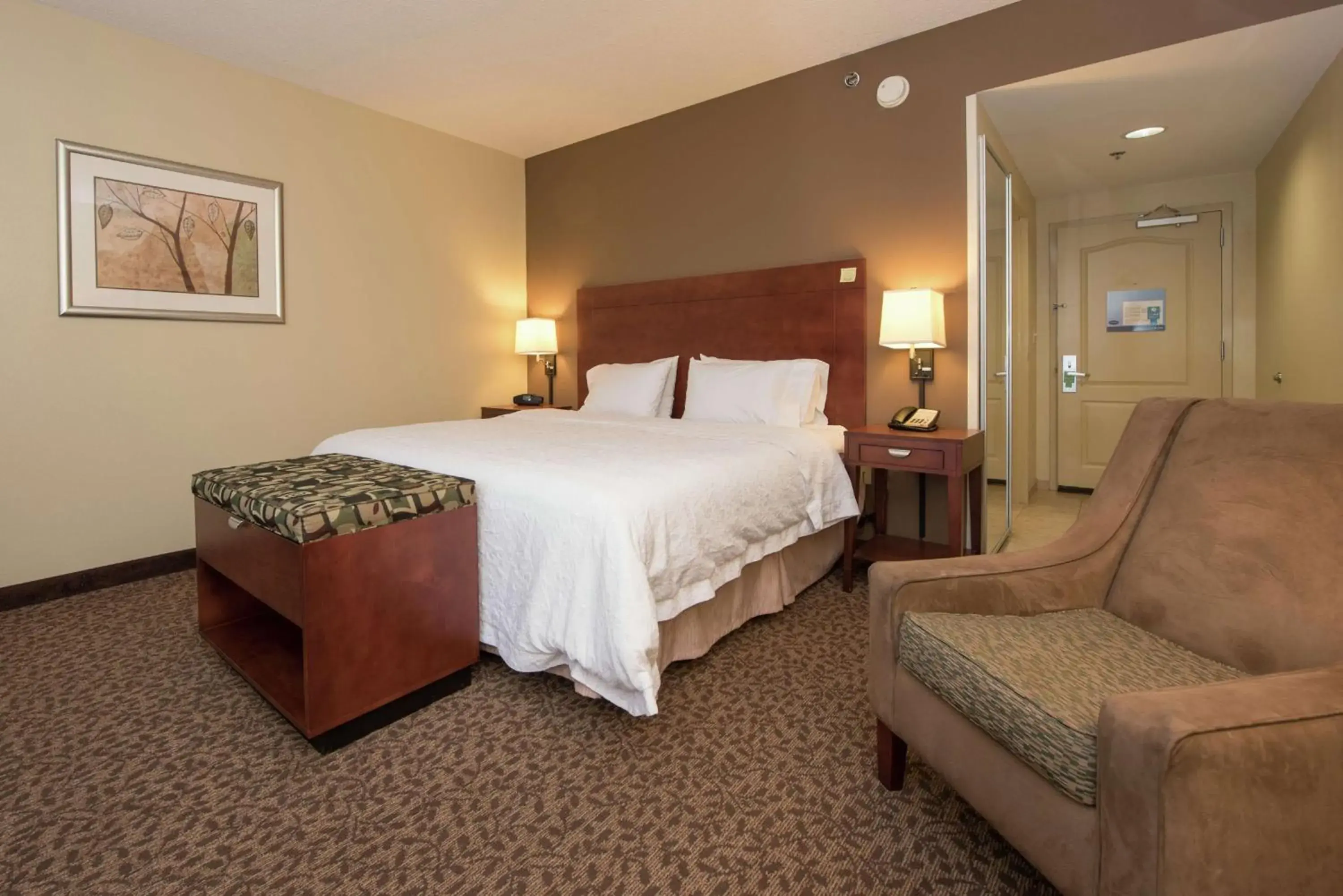 Photo of the whole room, Bed in Hampton Inn Yazoo City Photo of the whole room, Bed in Hampton Inn Yazoo City