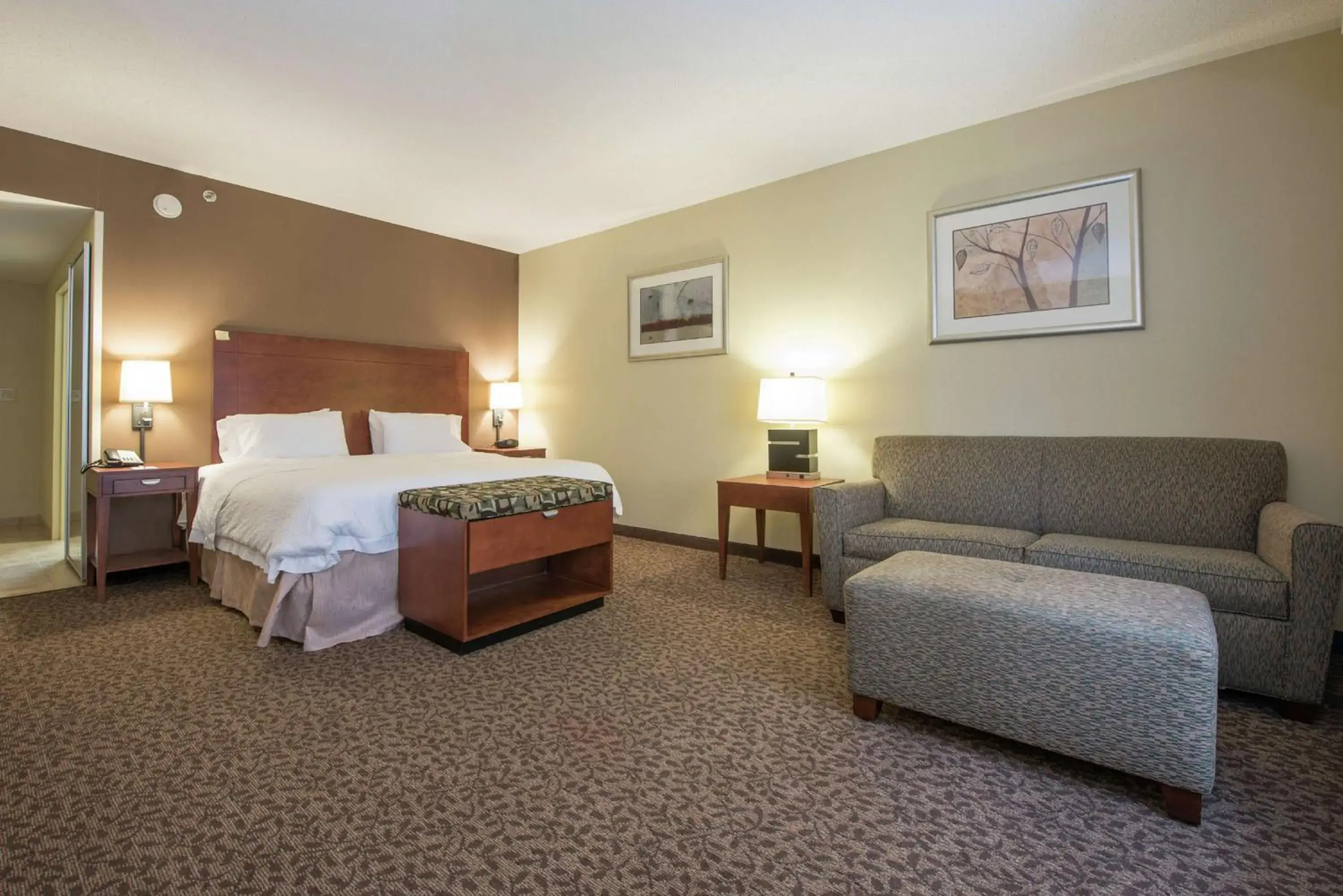 Living room, Bed in Hampton Inn Yazoo City Living room, Bed in Hampton Inn Yazoo City