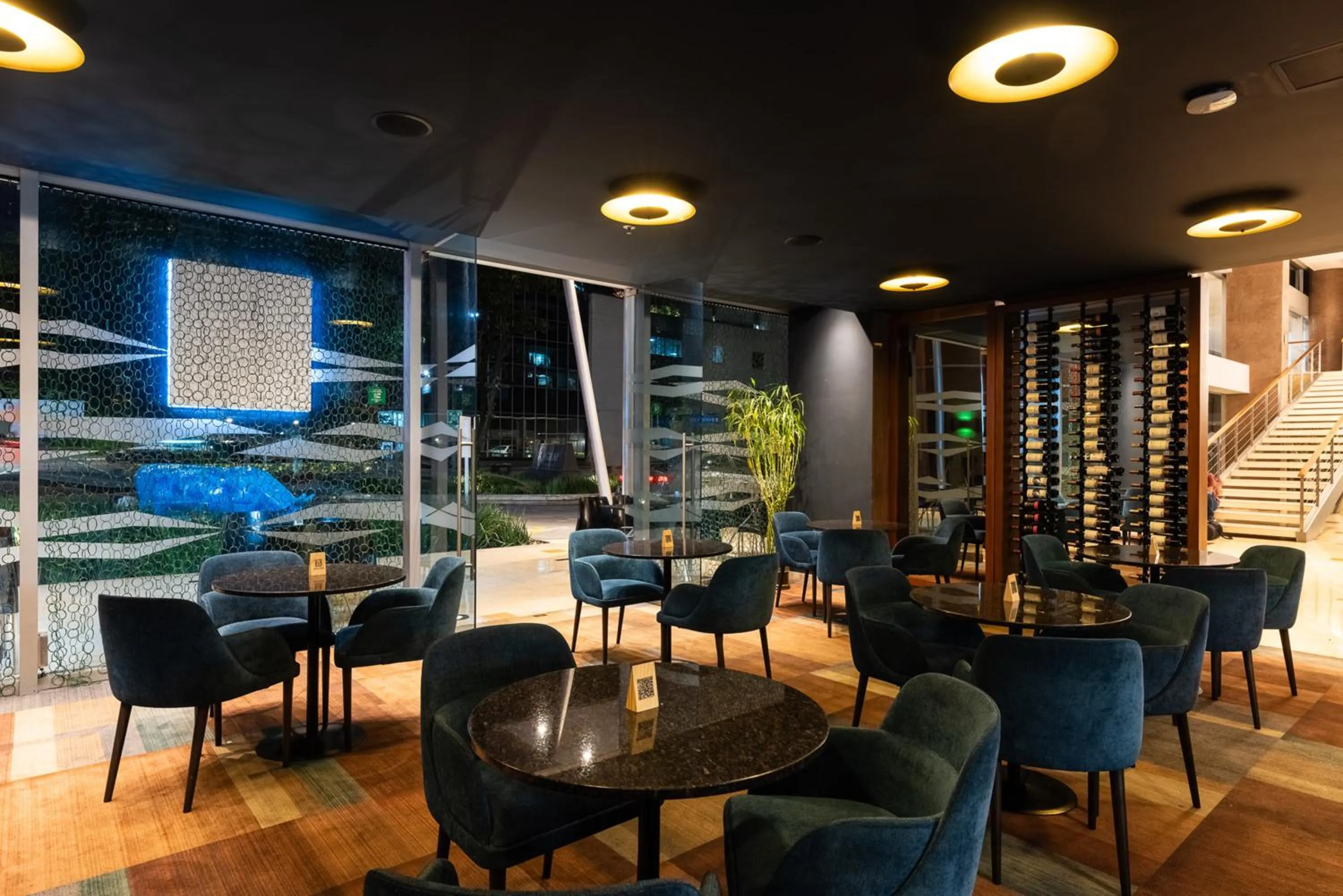 Lounge or bar in Hotel Estelar Milla De Oro