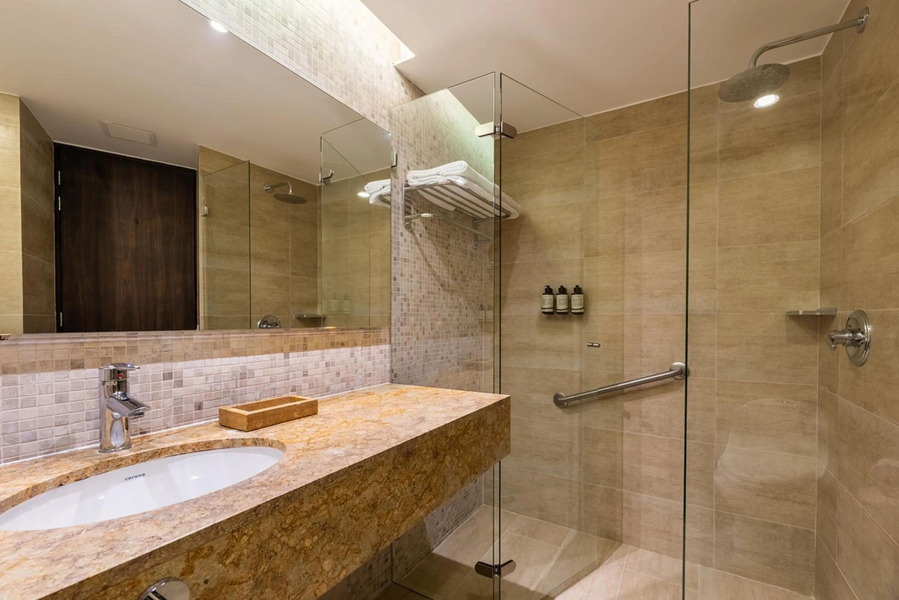 Bathroom in Hotel Estelar Milla De Oro