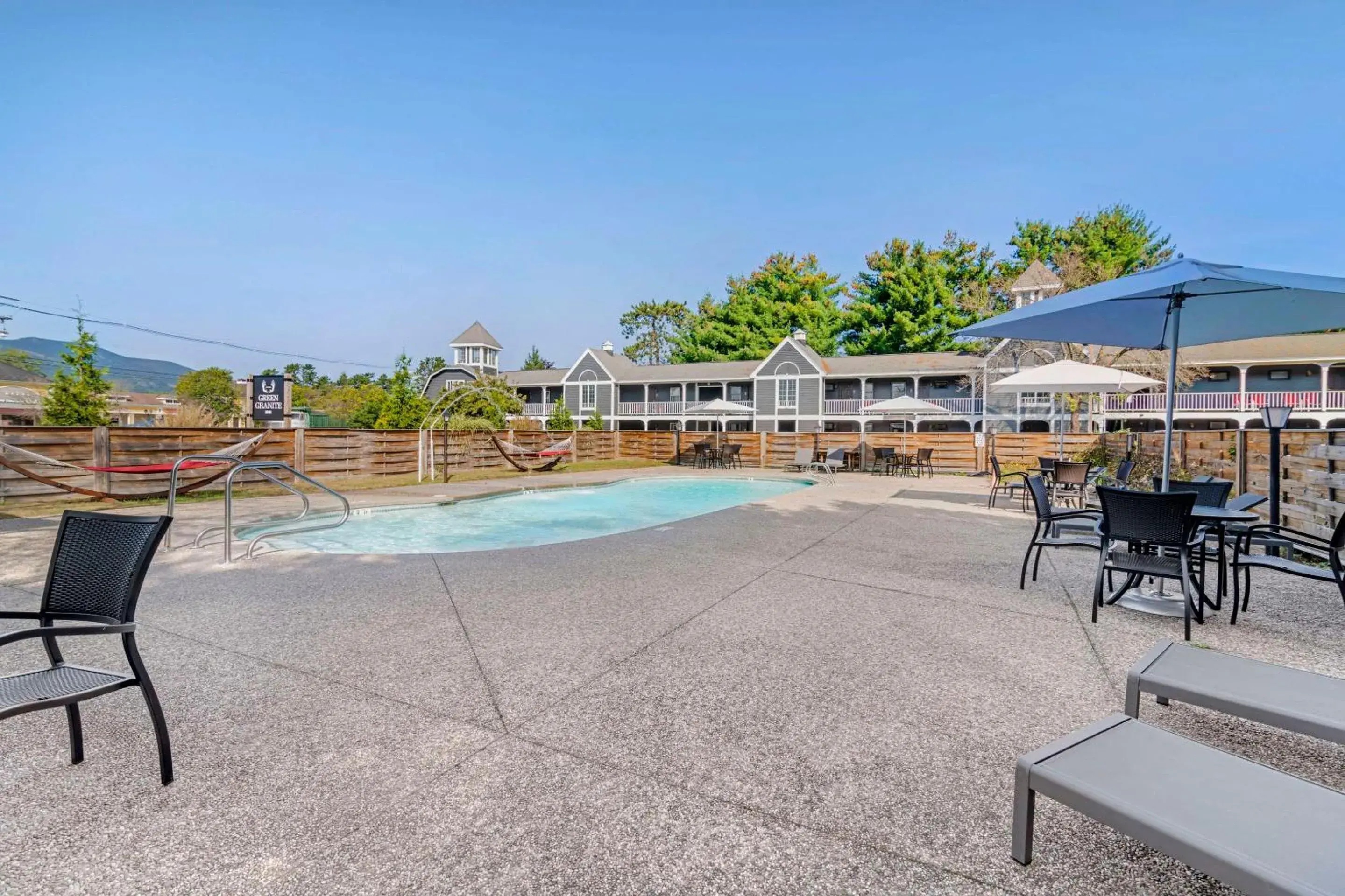 Swimming pool in Green Granite Inn, Ascend Hotel Collection Swimming pool in Green Granite Inn, Ascend Hotel Collection