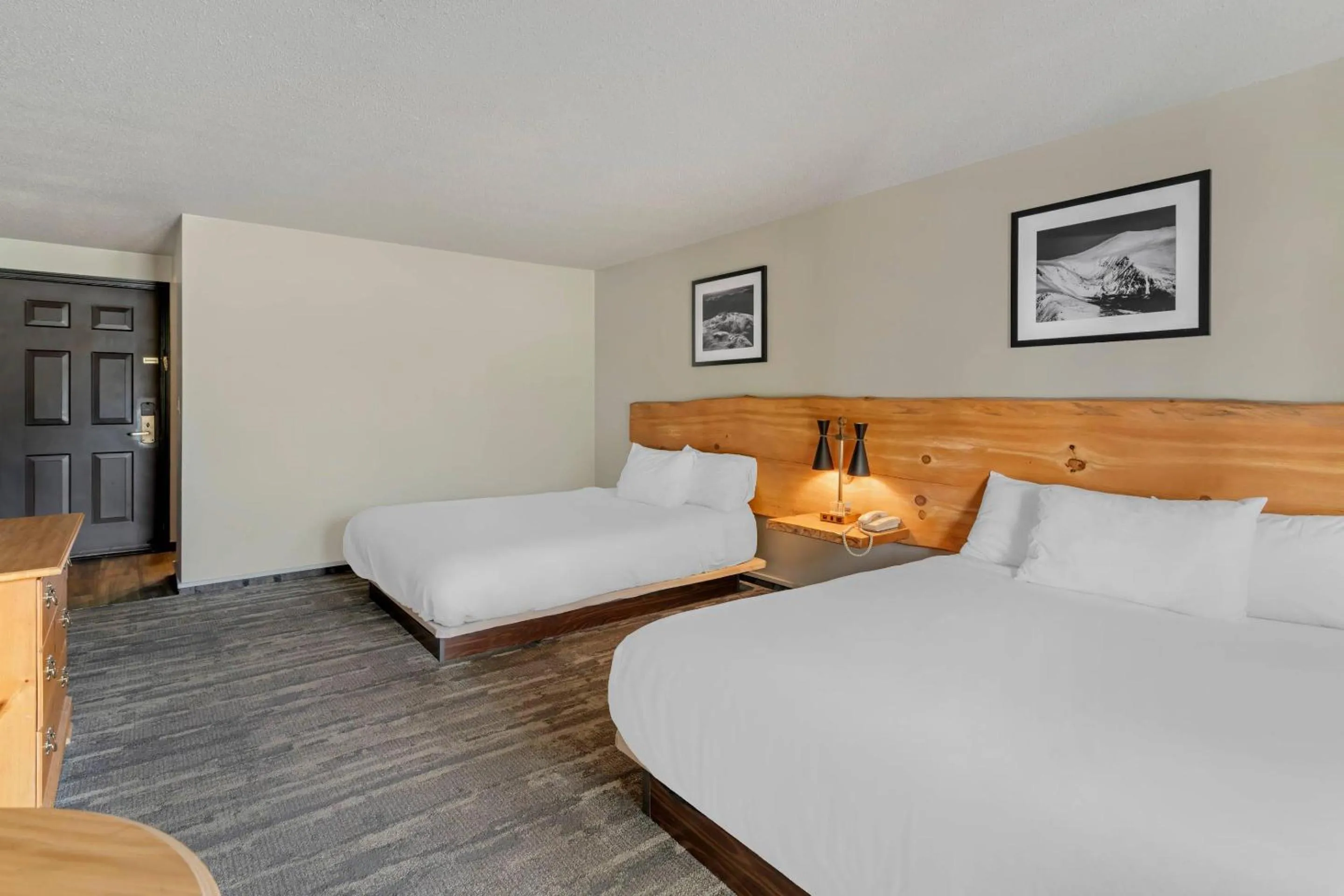 Bedroom, Bed in Green Granite Inn, an Ascend Collection Hotel