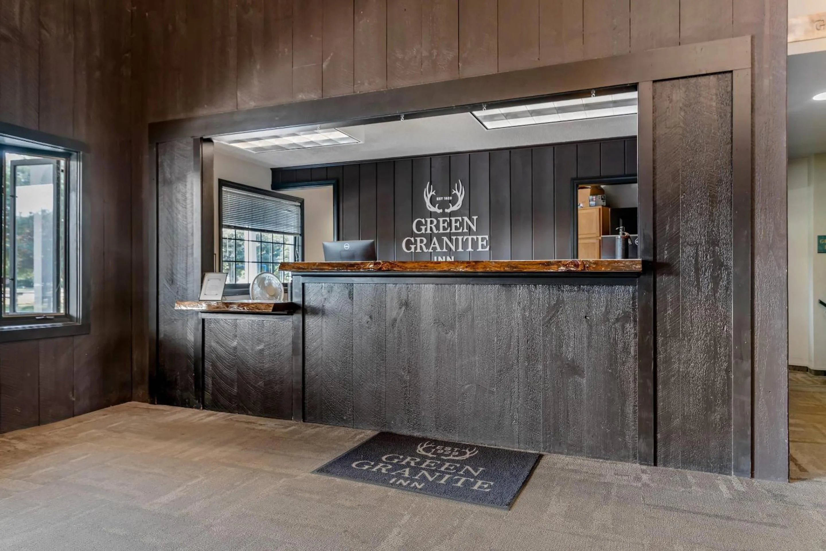 Lobby or reception in Green Granite Inn, an Ascend Collection Hotel
