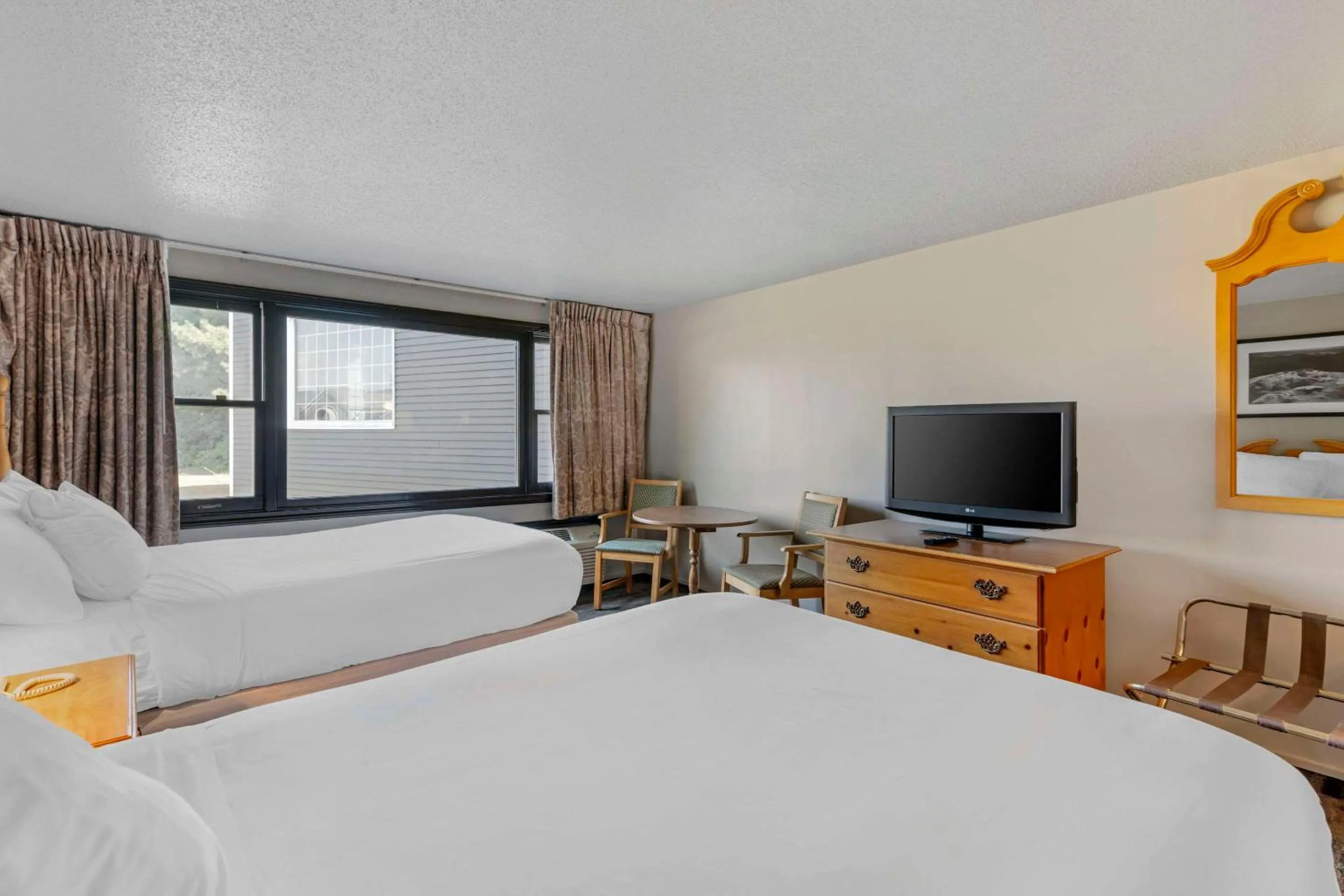 Bedroom in Green Granite Inn, Ascend Hotel Collection