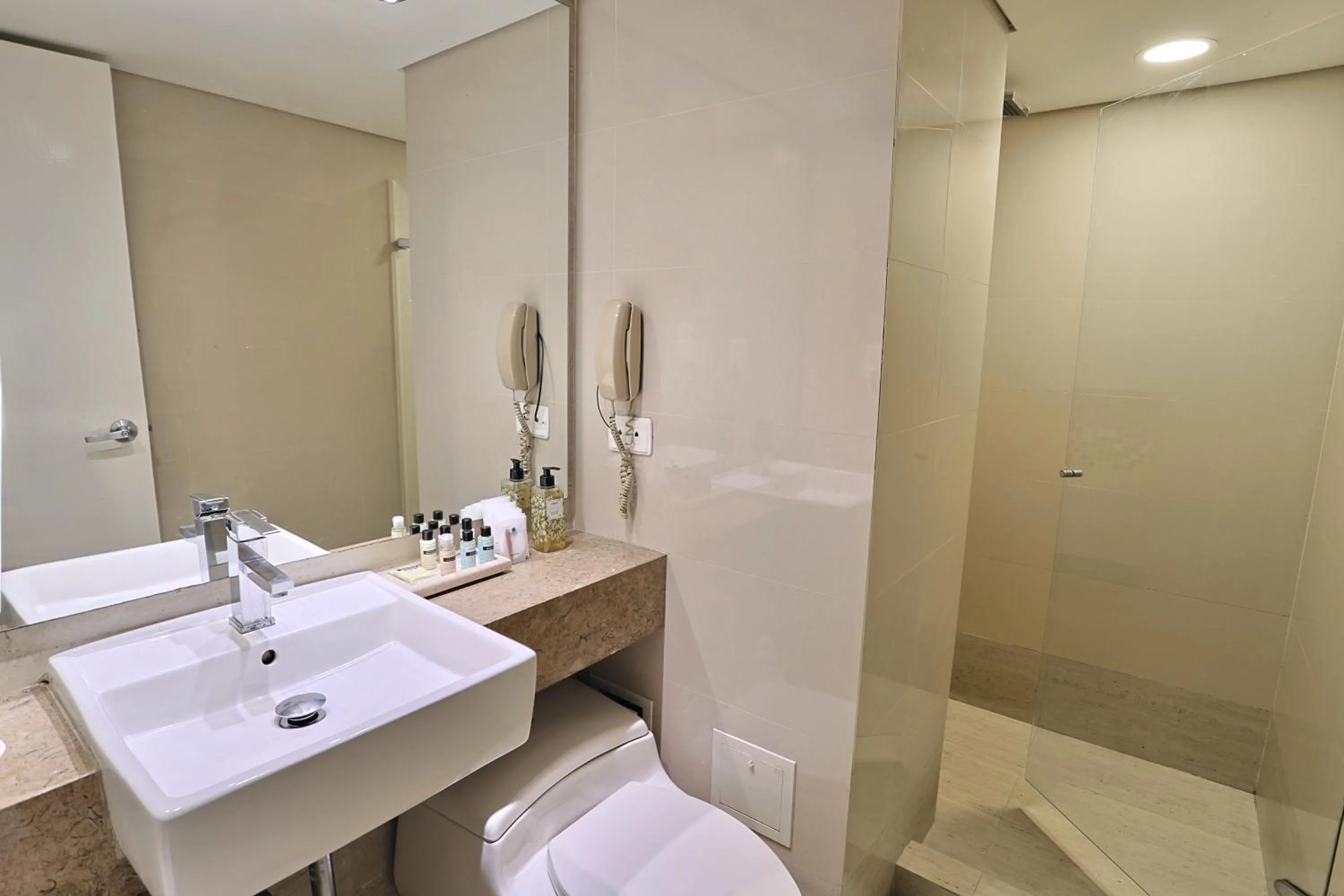 Bathroom in Hotel Almirante Cartagena Colombia