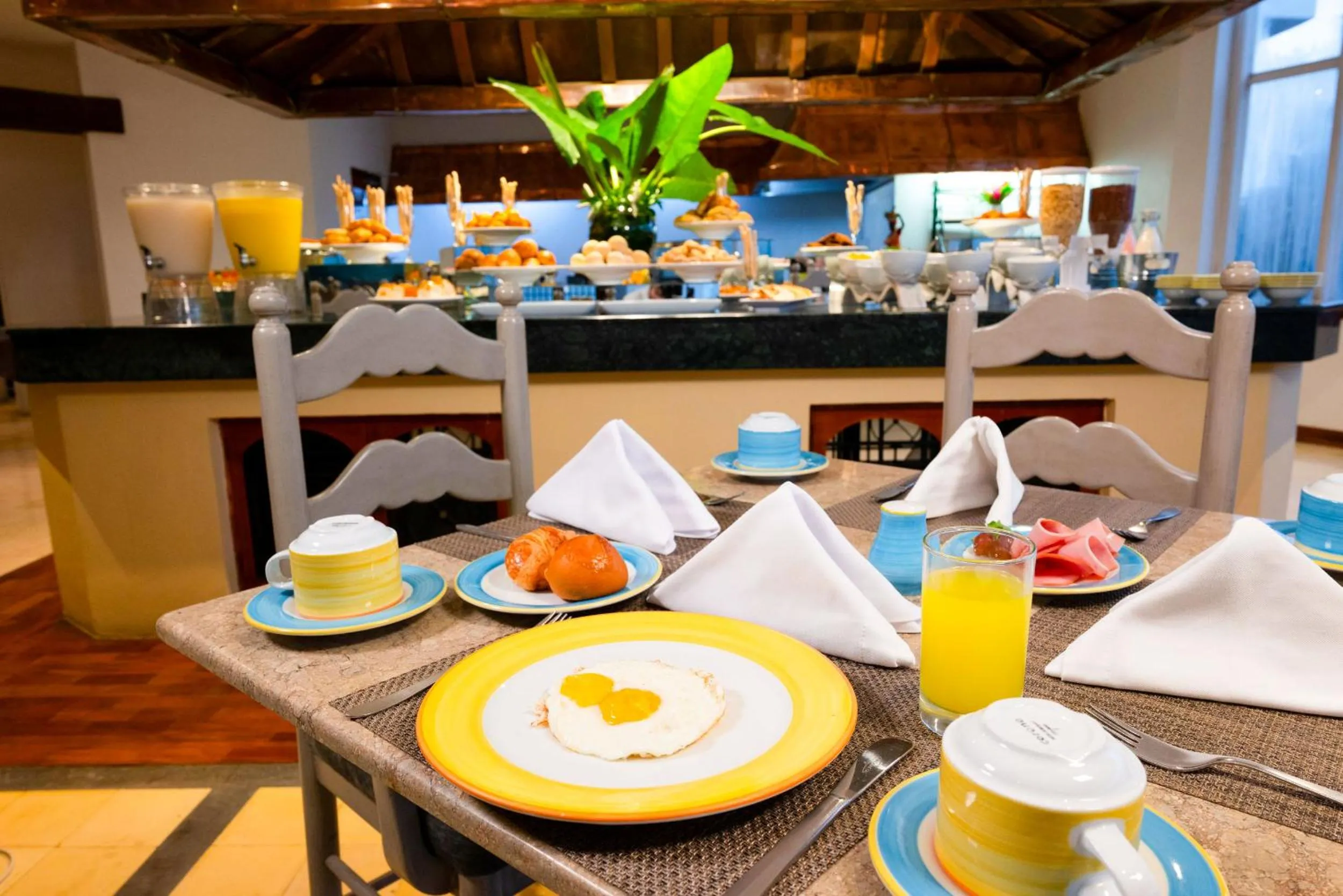 Restaurant/places to eat in Hotel Almirante Cartagena Colombia