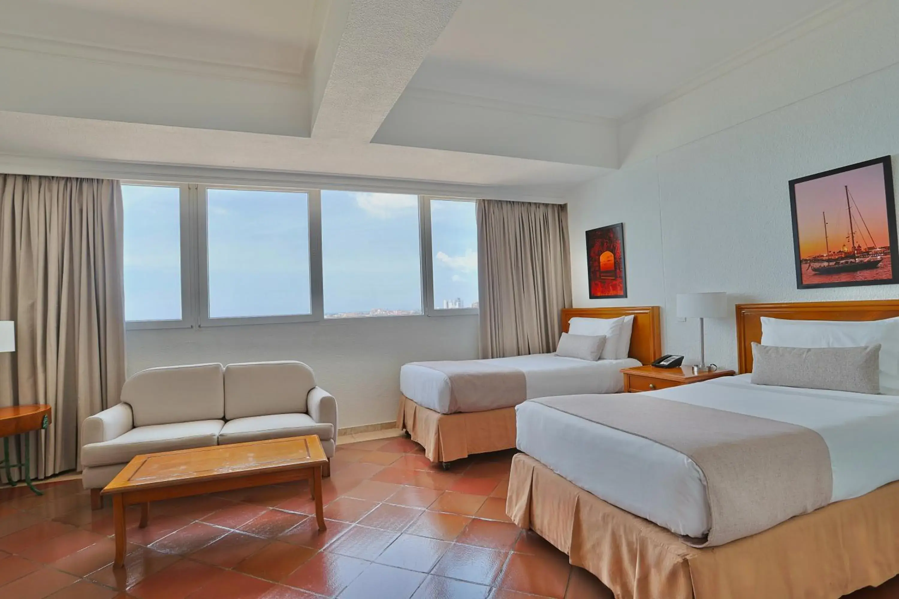 Superior Twin Room in Hotel Almirante Cartagena Colombia Superior Twin Room in Hotel Almirante Cartagena Colombia