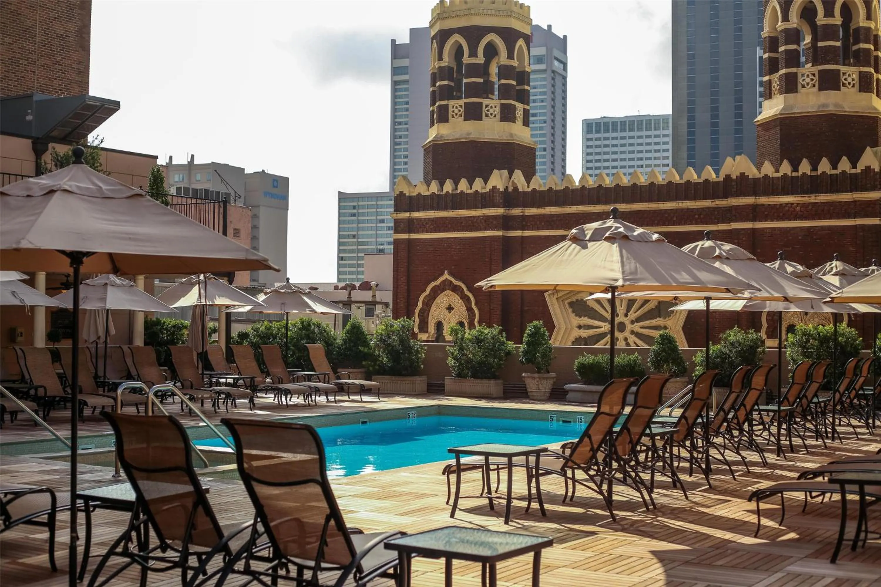 Pool view in The Roosevelt Hotel New Orleans - Waldorf Astoria Hotels & Resorts
