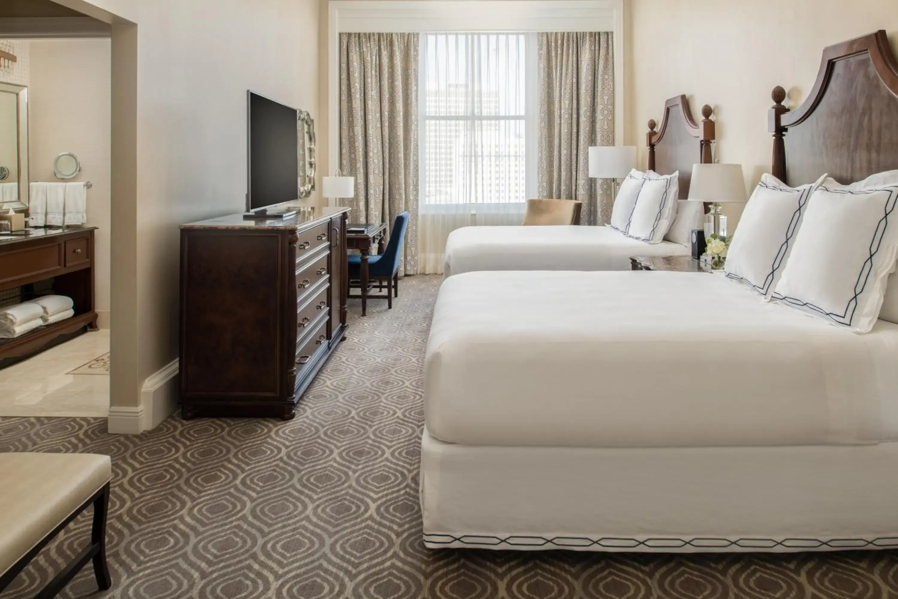 One-Bedroom Suite with Two Queen Beds in The Roosevelt Hotel New Orleans - Waldorf Astoria Hotels & Resorts One-Bedroom Suite with Two Queen Beds in The Roosevelt Hotel New Orleans - Waldorf Astoria Hotels & Resorts