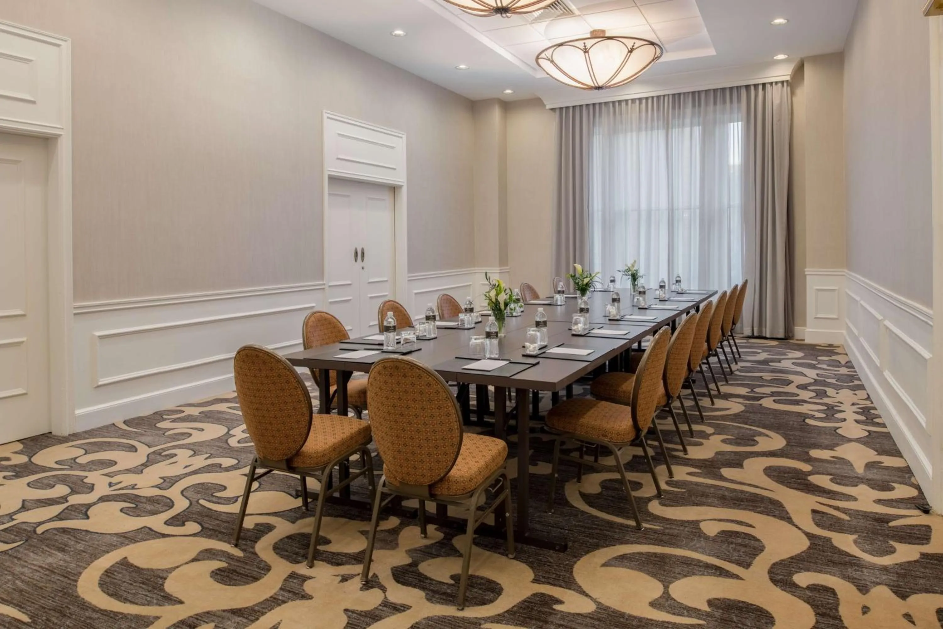Meeting/conference room in The Roosevelt Hotel New Orleans - Waldorf Astoria Hotels & Resorts