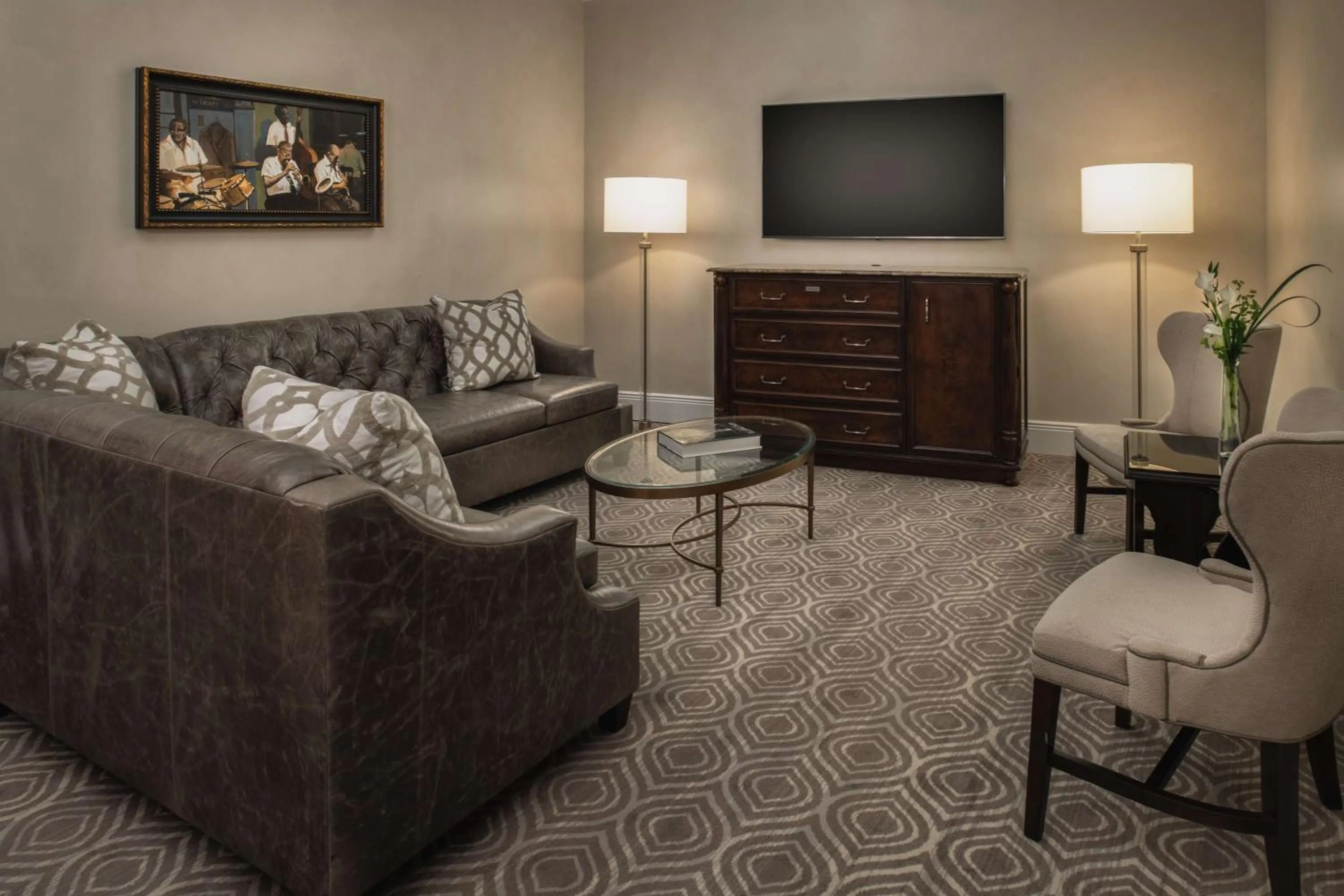 Living room in The Roosevelt Hotel New Orleans - Waldorf Astoria Hotels & Resorts