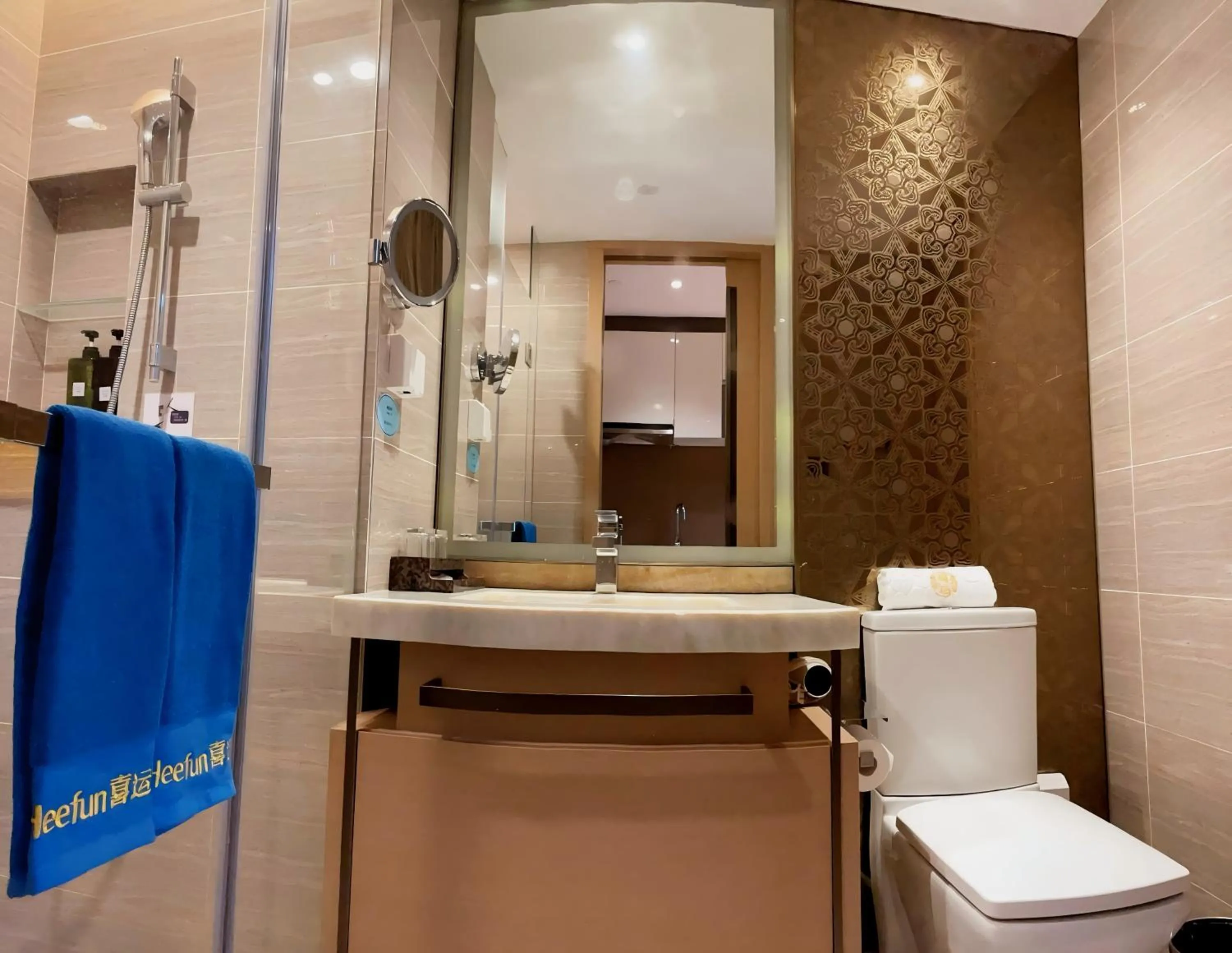 Bathroom in Heefun International Apartment - Free Shuttle to Canton Fair