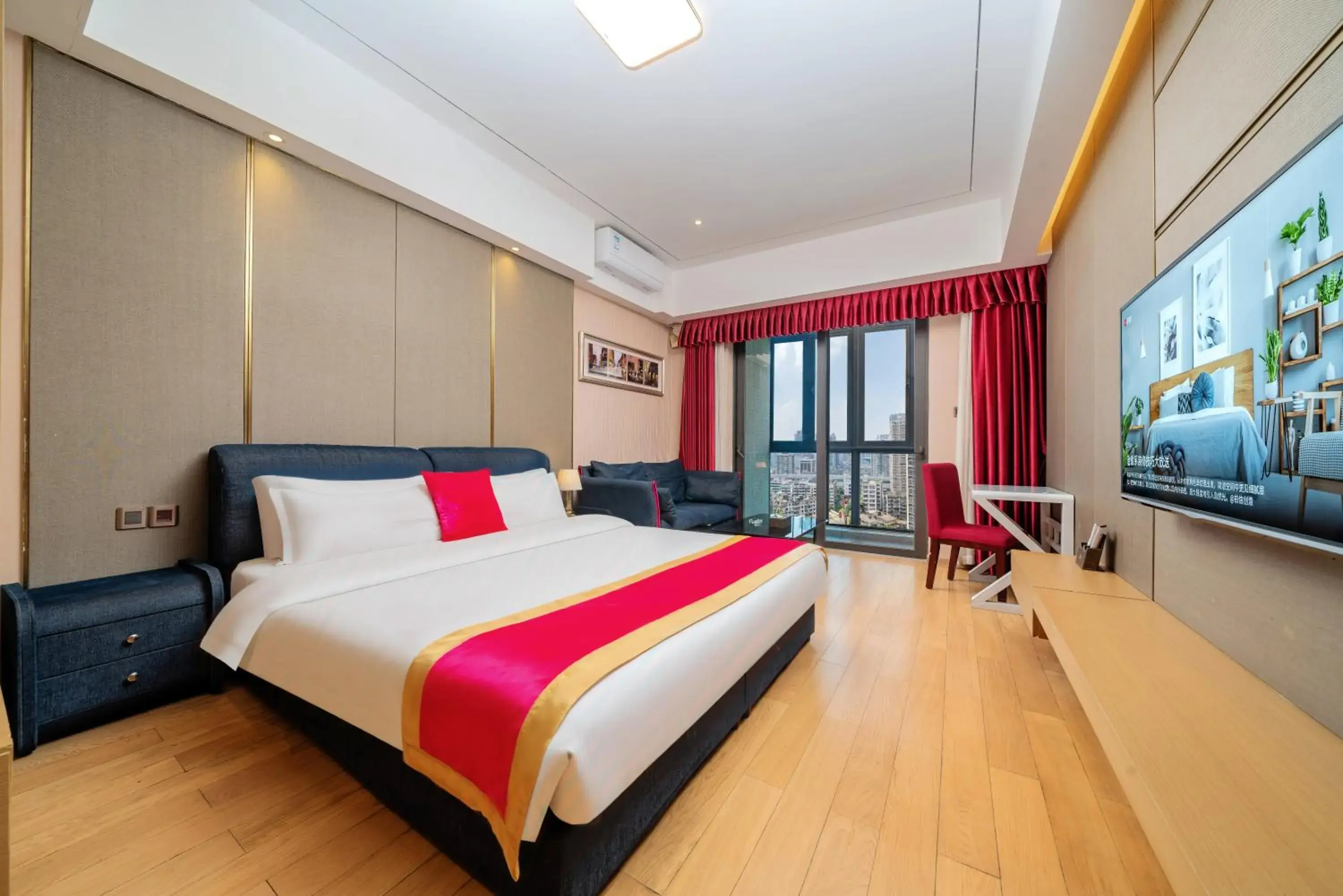 Deluxe Queen Room in Heefun International Apartment - Free Shuttle to Canton Fair Deluxe Queen Room in Heefun International Apartment - Free Shuttle to Canton Fair