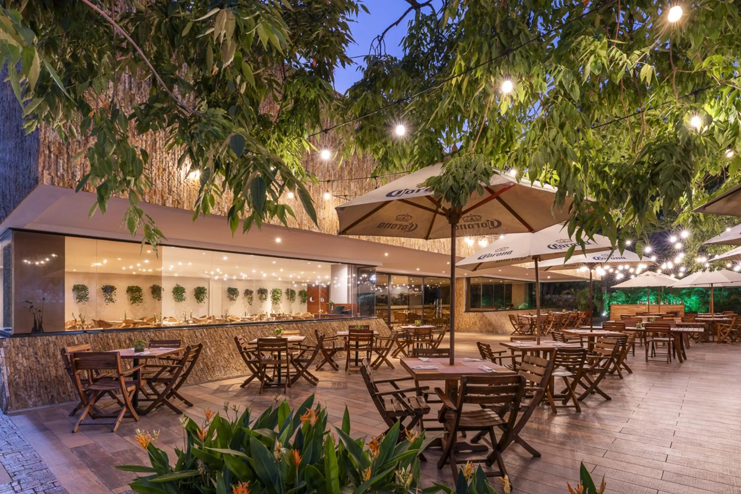 Restaurant/places to eat in Estelar Santamar Hotel & Centro De Convenciones