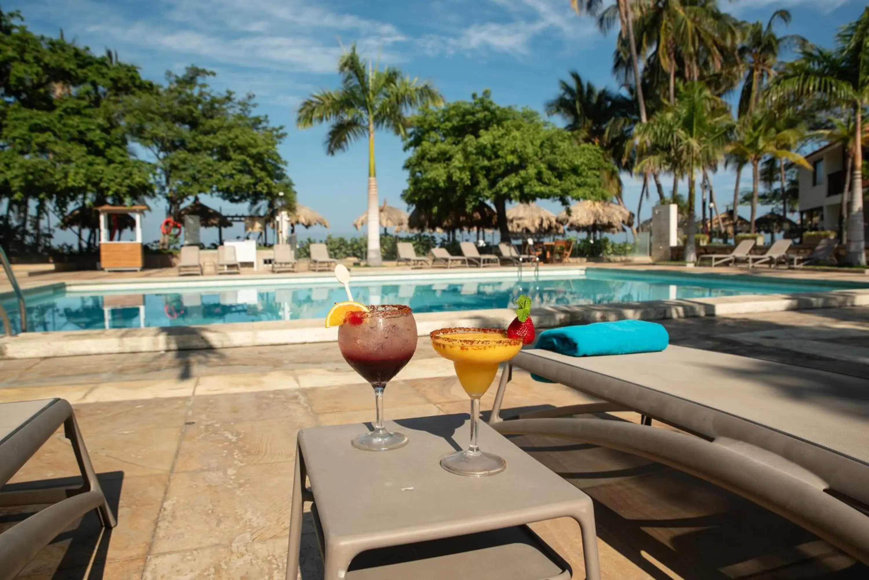 Swimming pool in Estelar Santamar Hotel & Centro De Convenciones Swimming pool in Estelar Santamar Hotel & Centro De Convenciones
