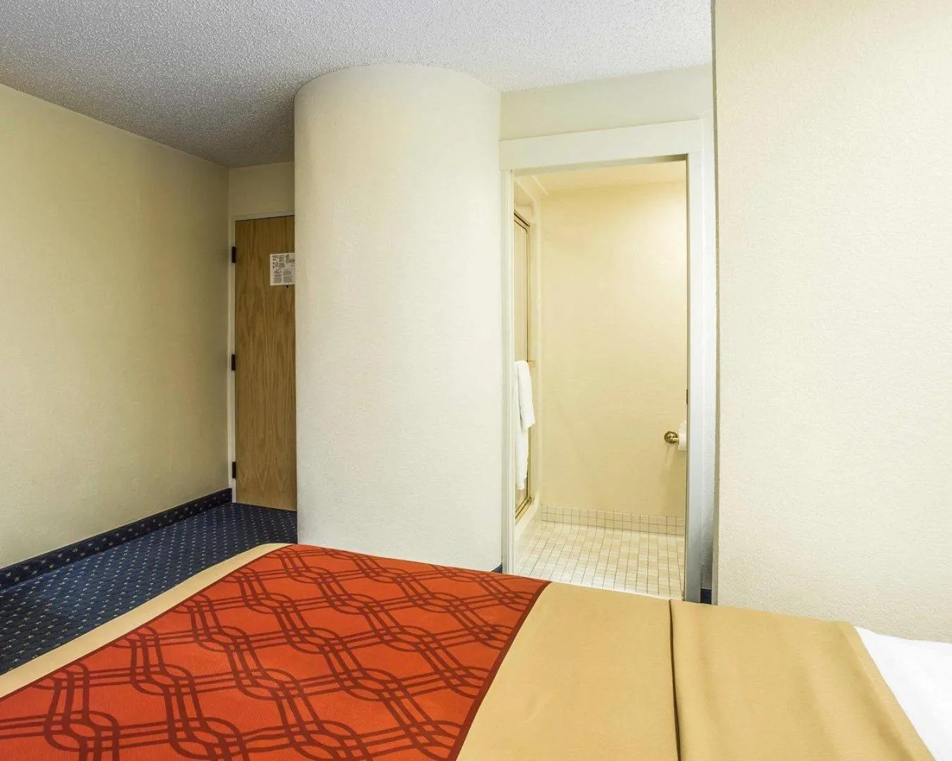 Bedroom, Bed in Econo Lodge Denver International Airport