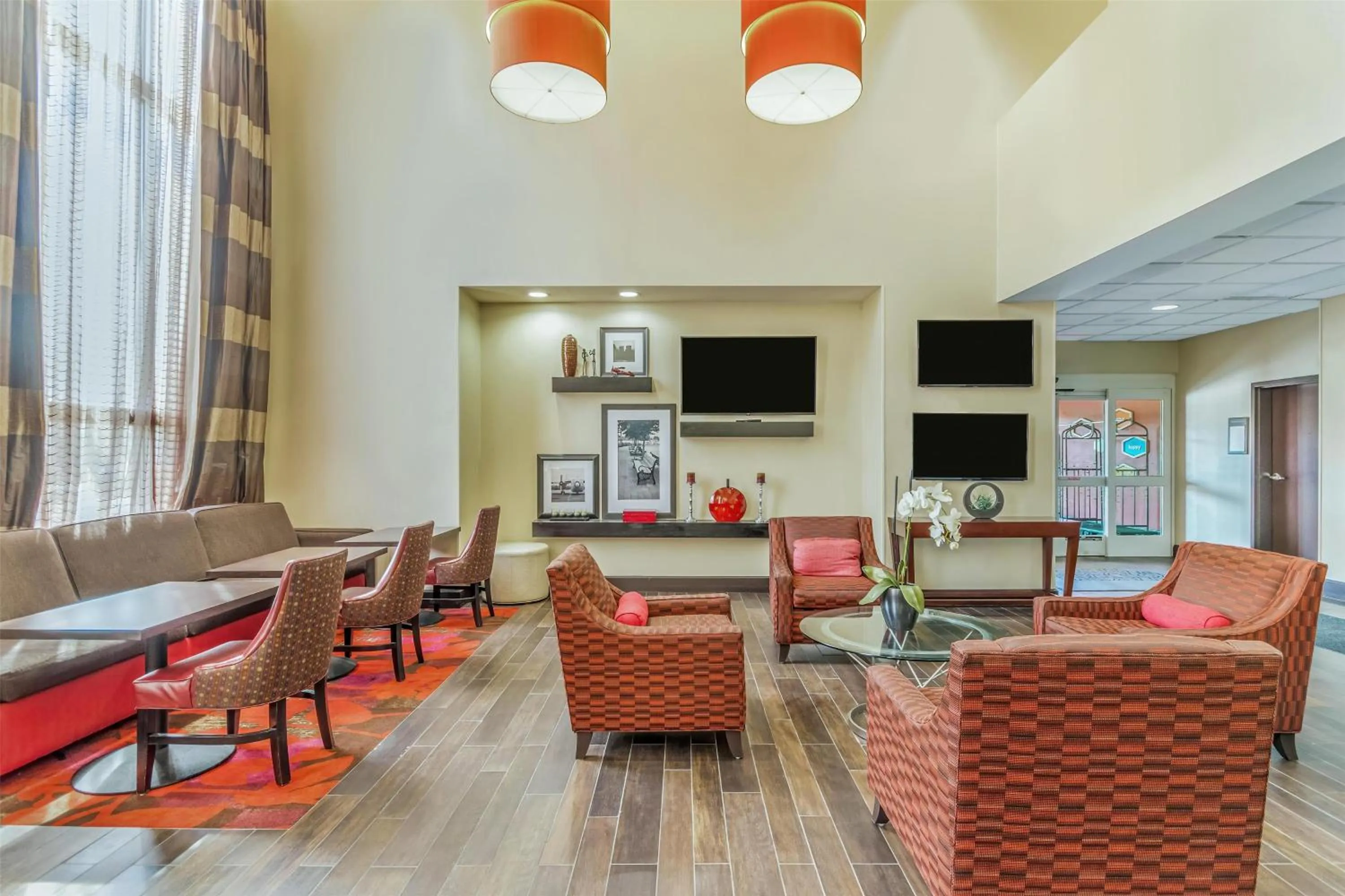 Lobby or reception in Hampton Inn & Suites Detroit/Airport Romulus