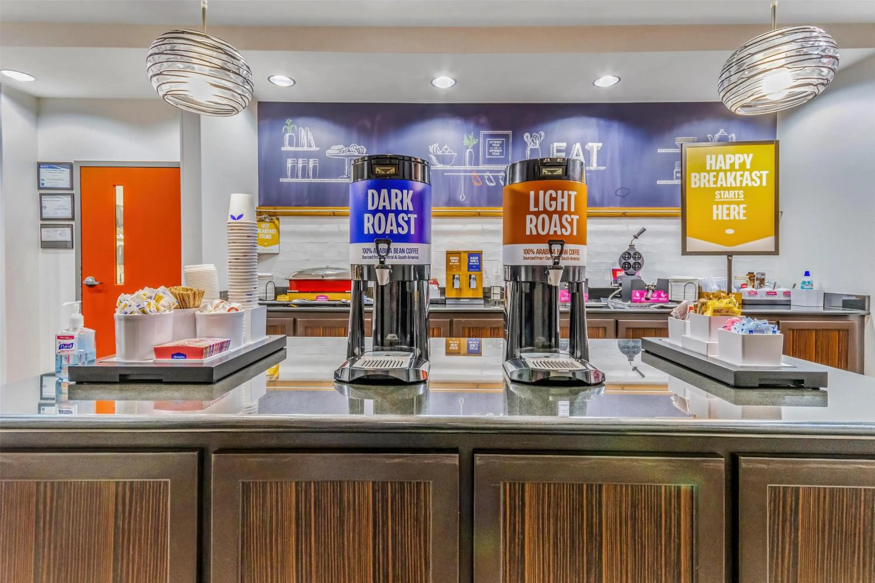 Breakfast in Hampton Inn & Suites Detroit/Airport Romulus