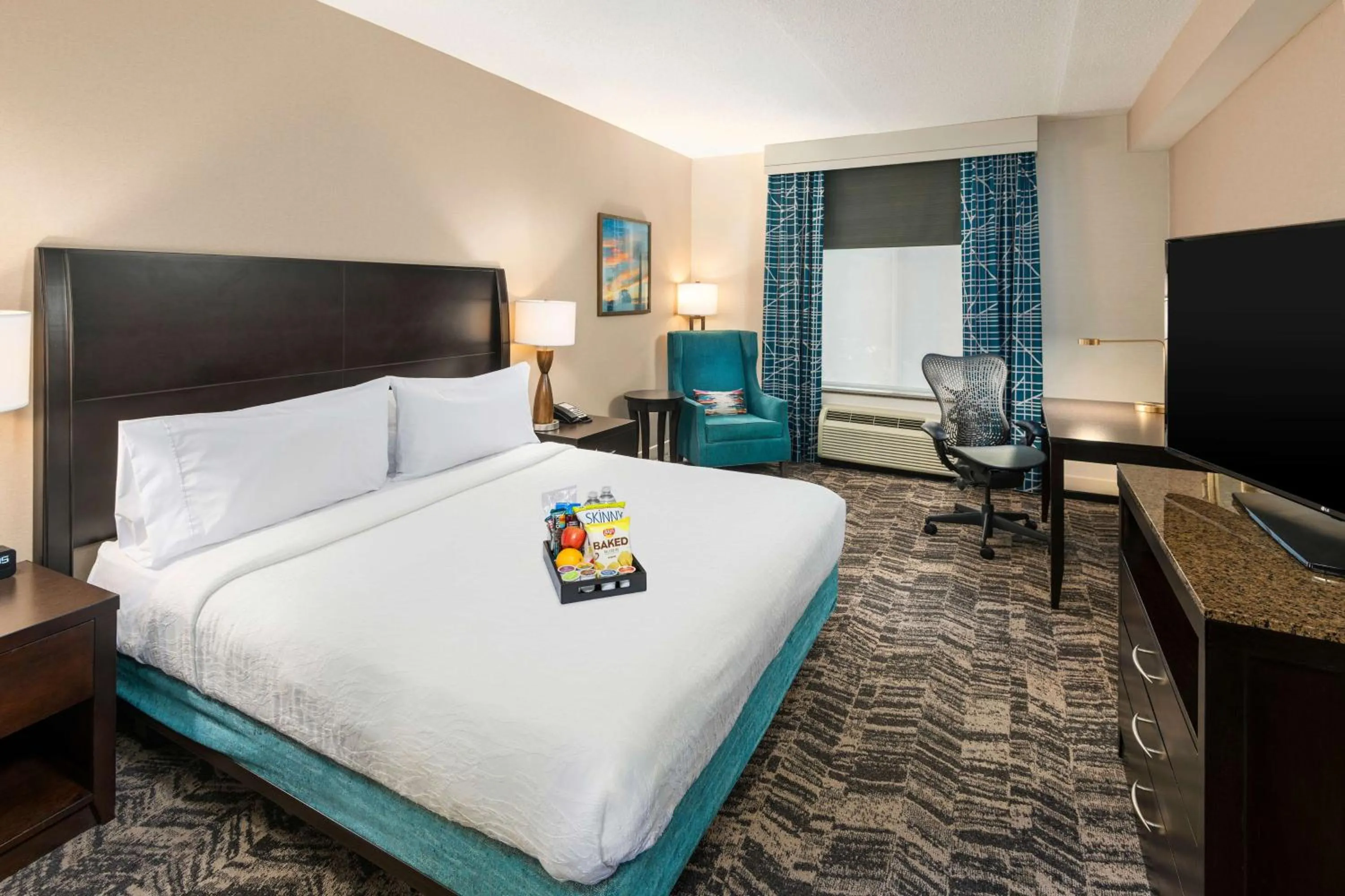 Bedroom, Bed in Hilton Garden Inn Silver Spring White Oak