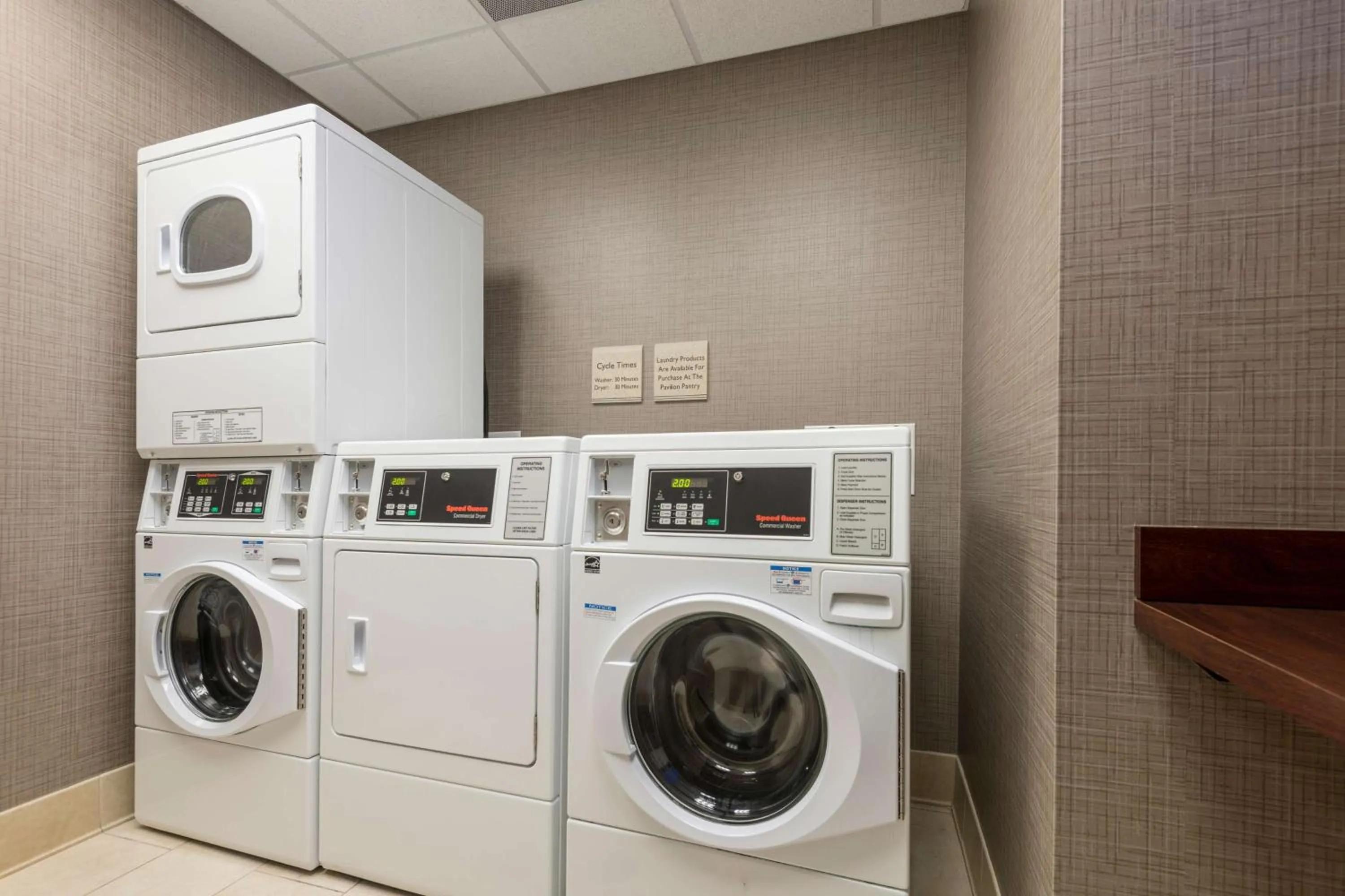 Property building in Hilton Garden Inn Silver Spring White Oak