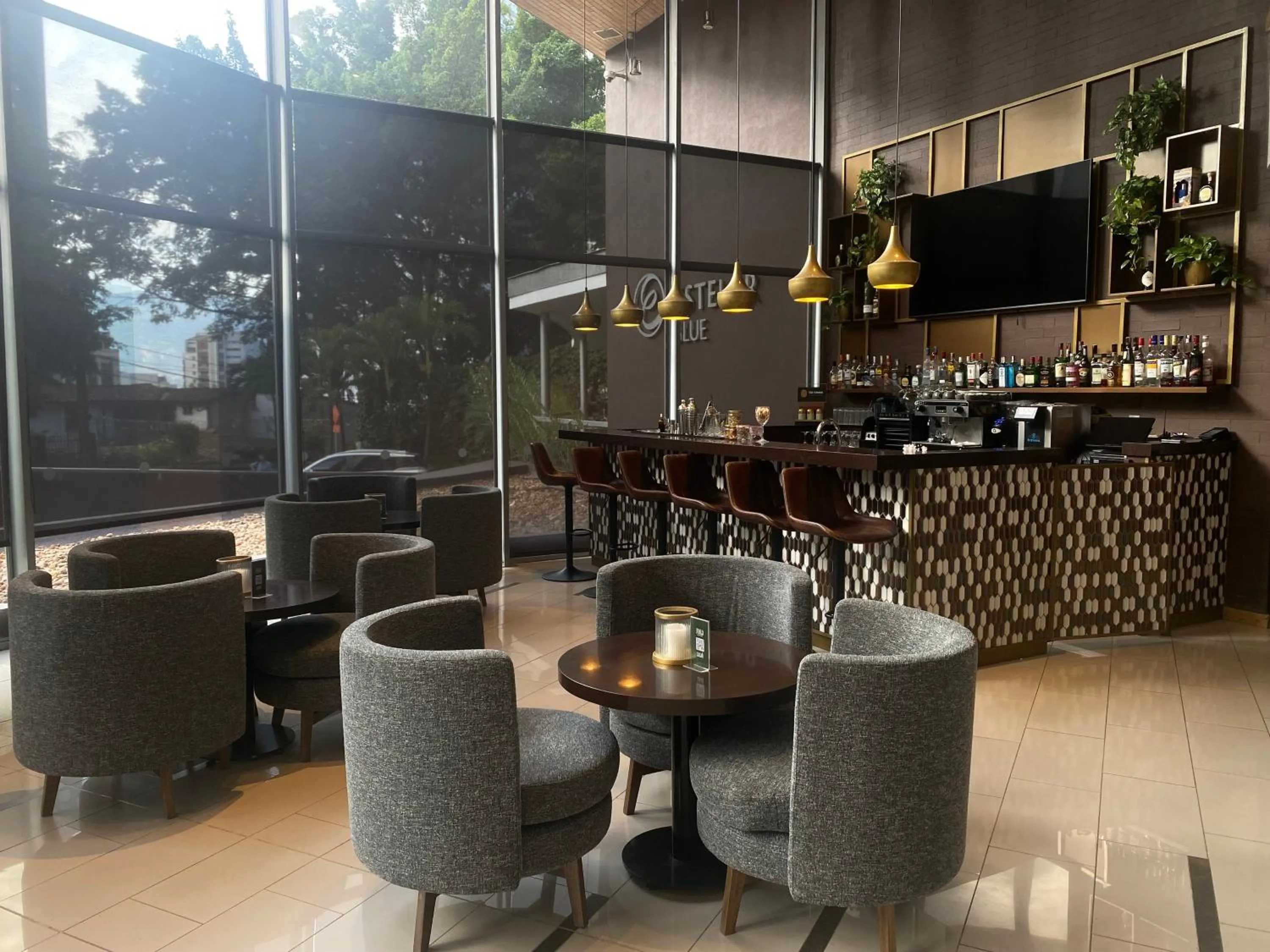 Restaurant/places to eat in Hotel Estelar Blue