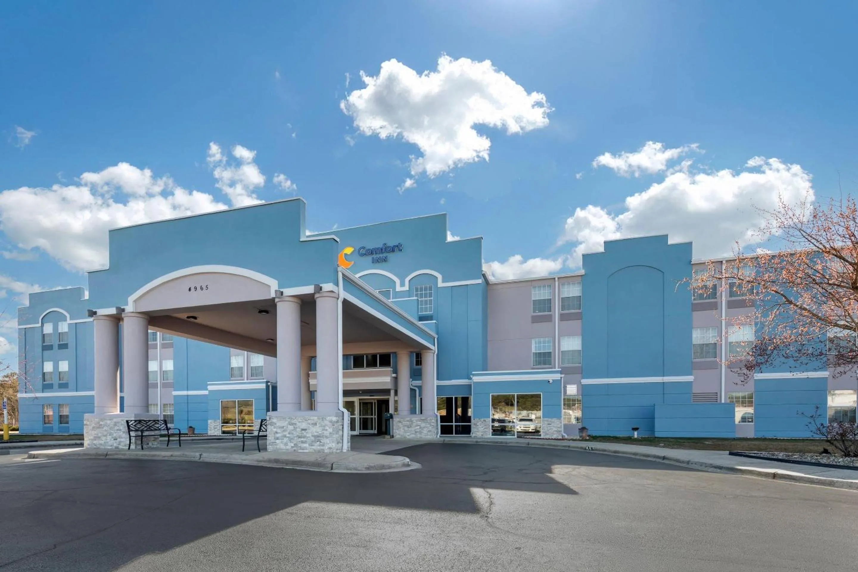 Property building in Comfort Inn Birmingham - Irondale