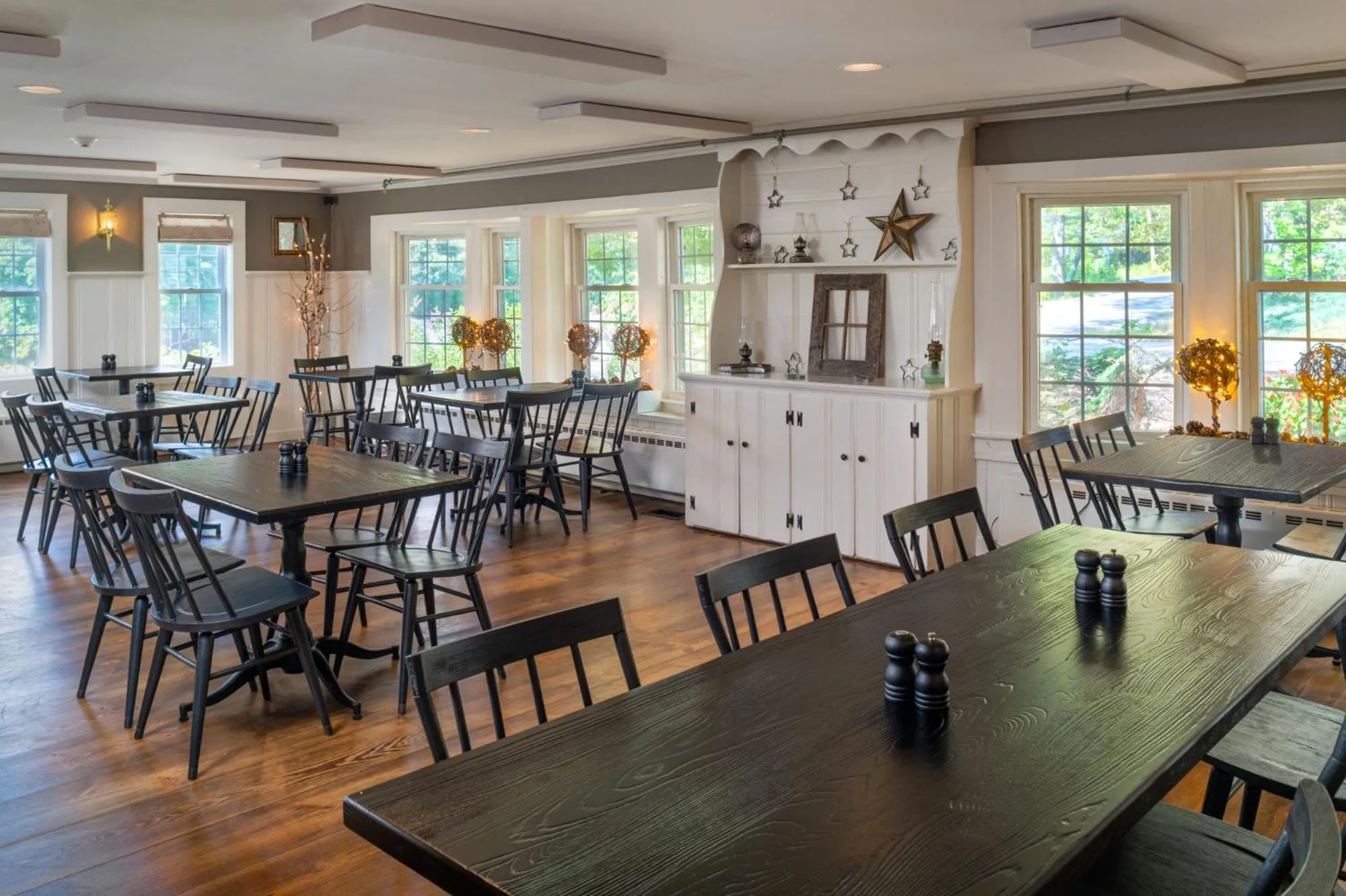 Restaurant/places to eat in Christmas Farm Inn and Spa