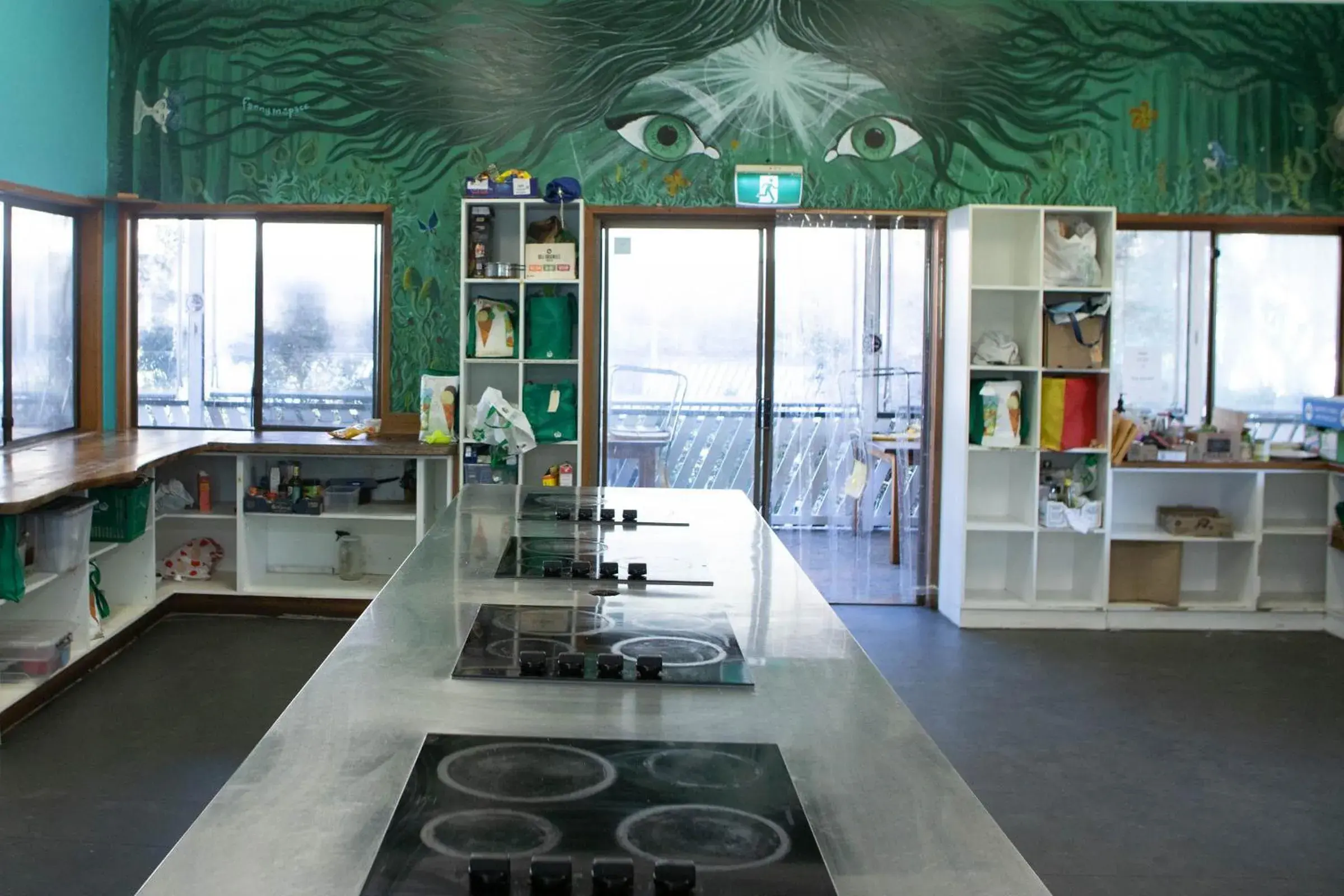 Communal kitchen, Kitchen/Kitchenette in Arts Factory Lodge