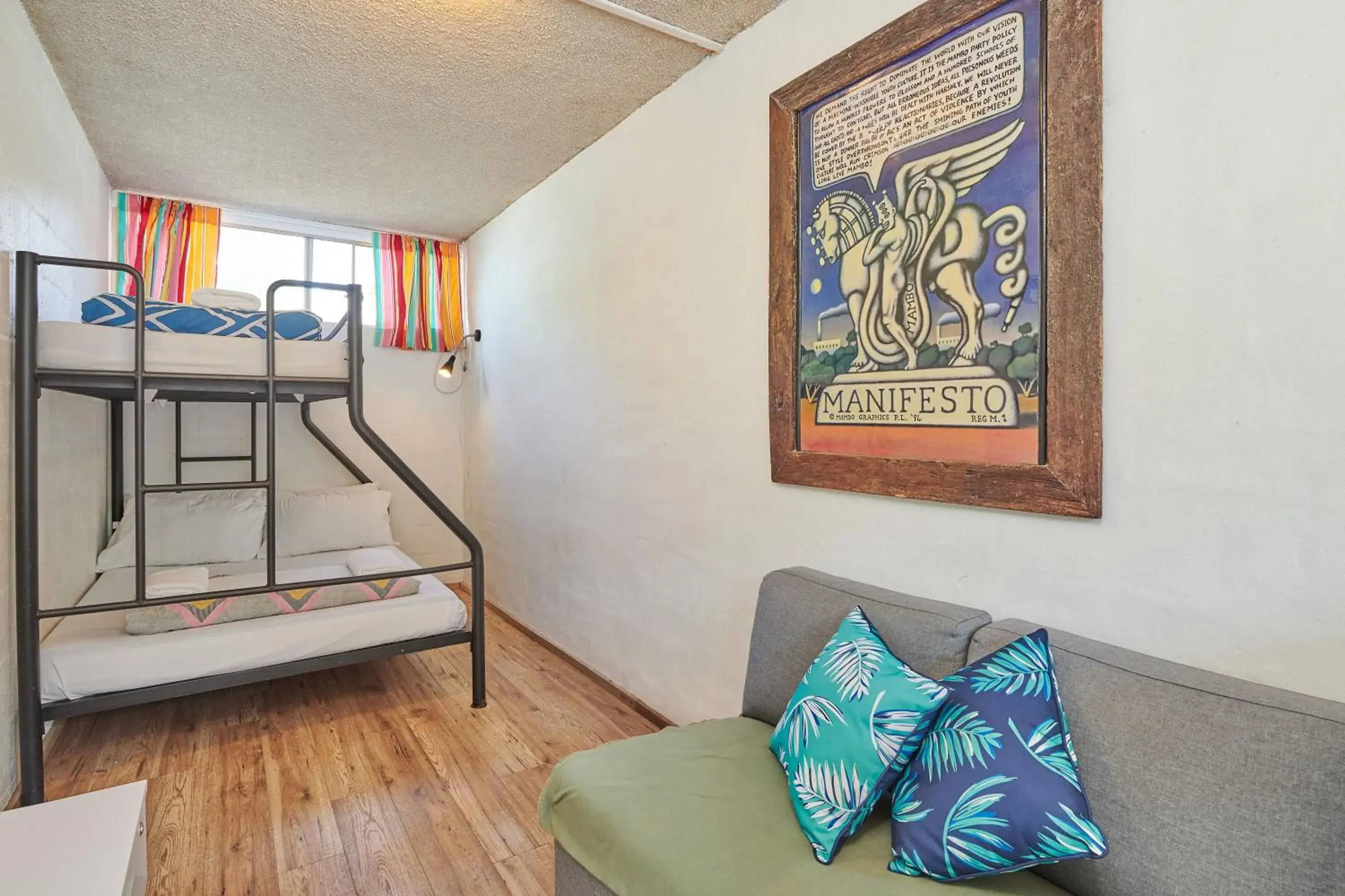 Seating area, Bunk Bed in Arts Factory Lodge