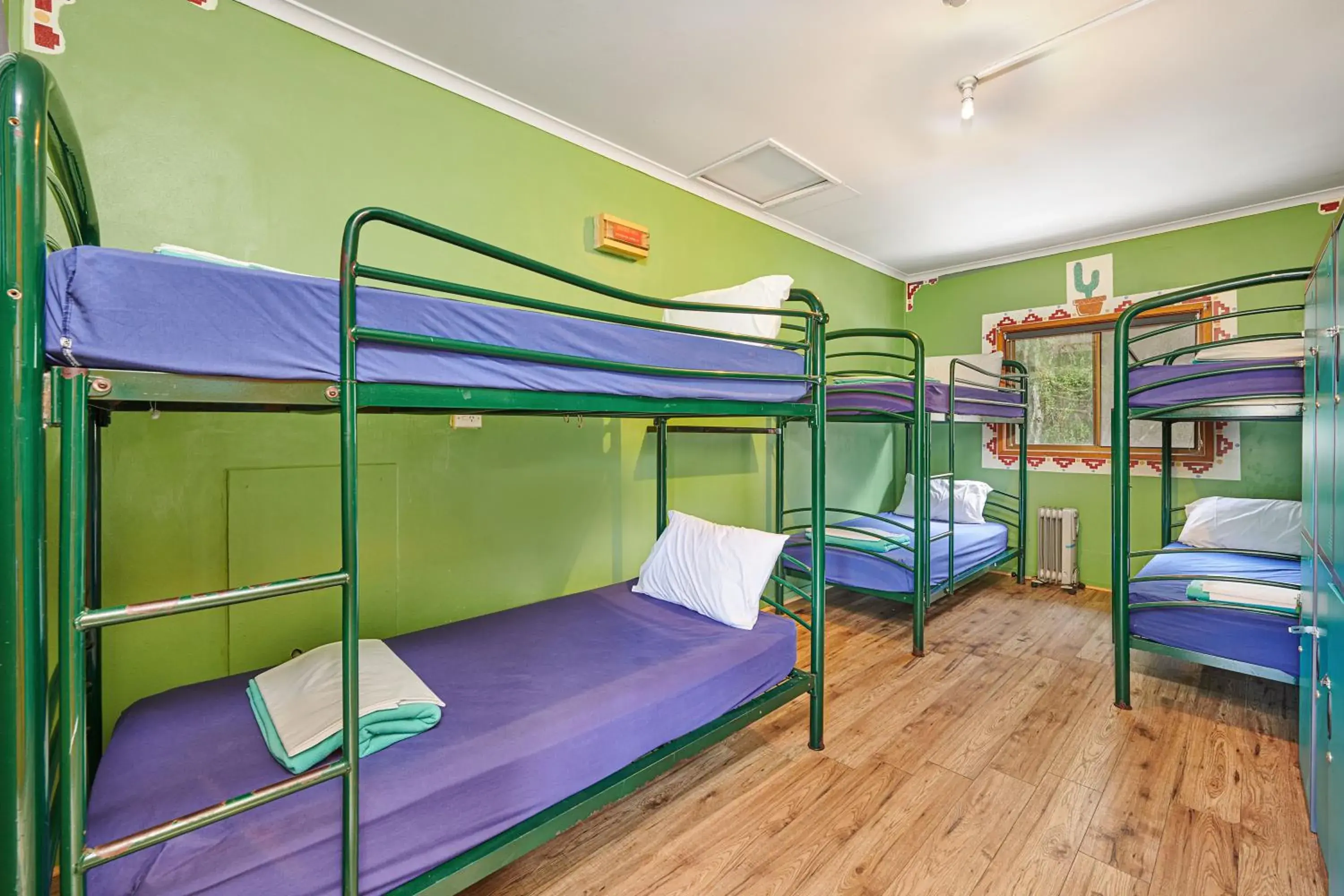 Bunk Bed in Arts Factory Lodge