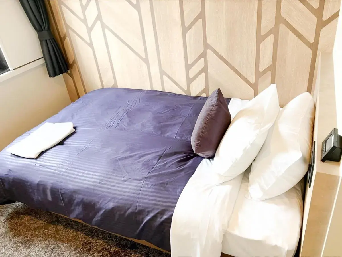 Double Room with Small Double Bed - Smoking in HOTEL LiVEMAX BUDGET Sagamihara Double Room with Small Double Bed - Smoking in HOTEL LiVEMAX BUDGET Sagamihara