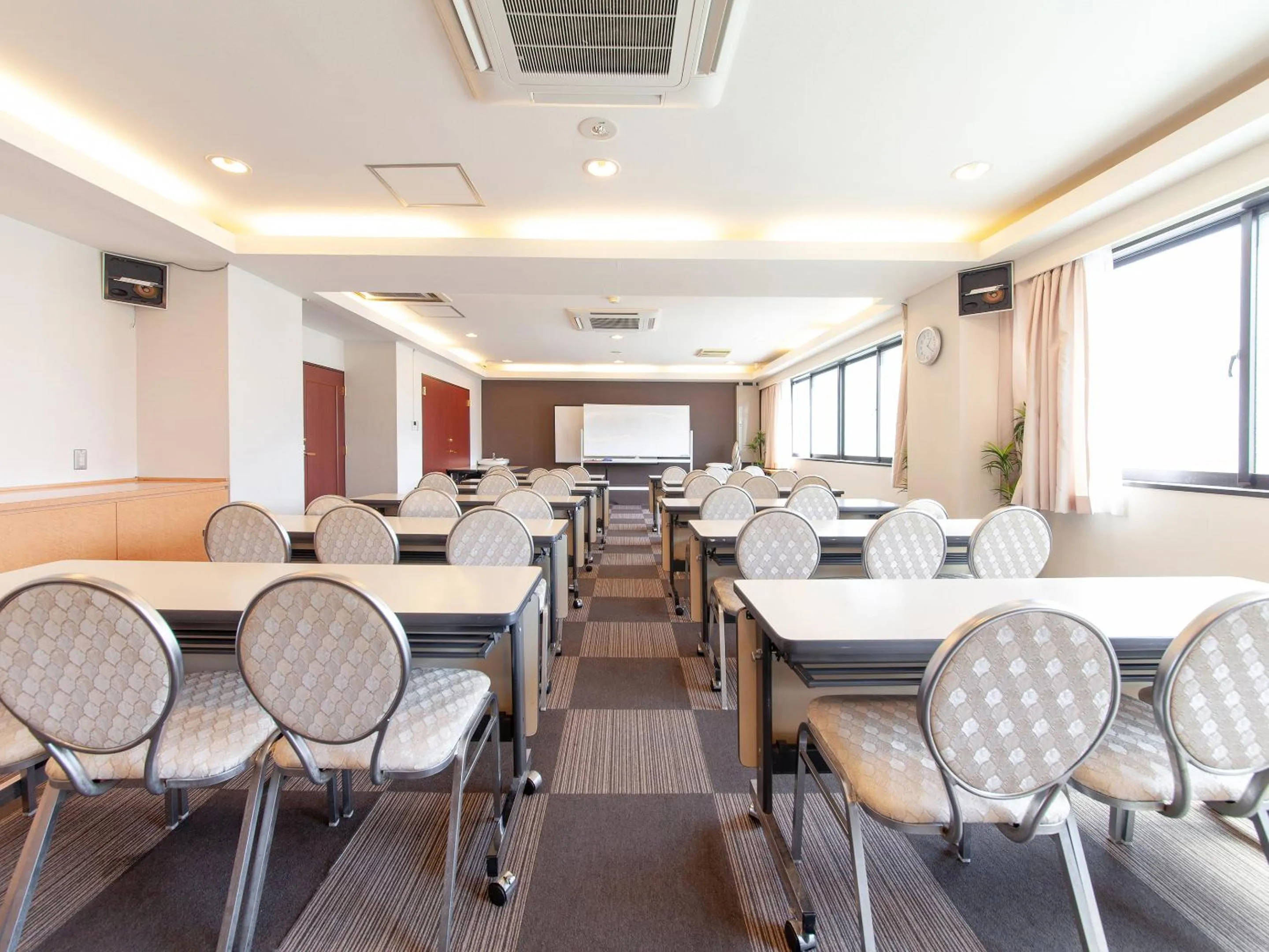 Seating area in HOTEL LiVEMAX BUDGET Sagamihara