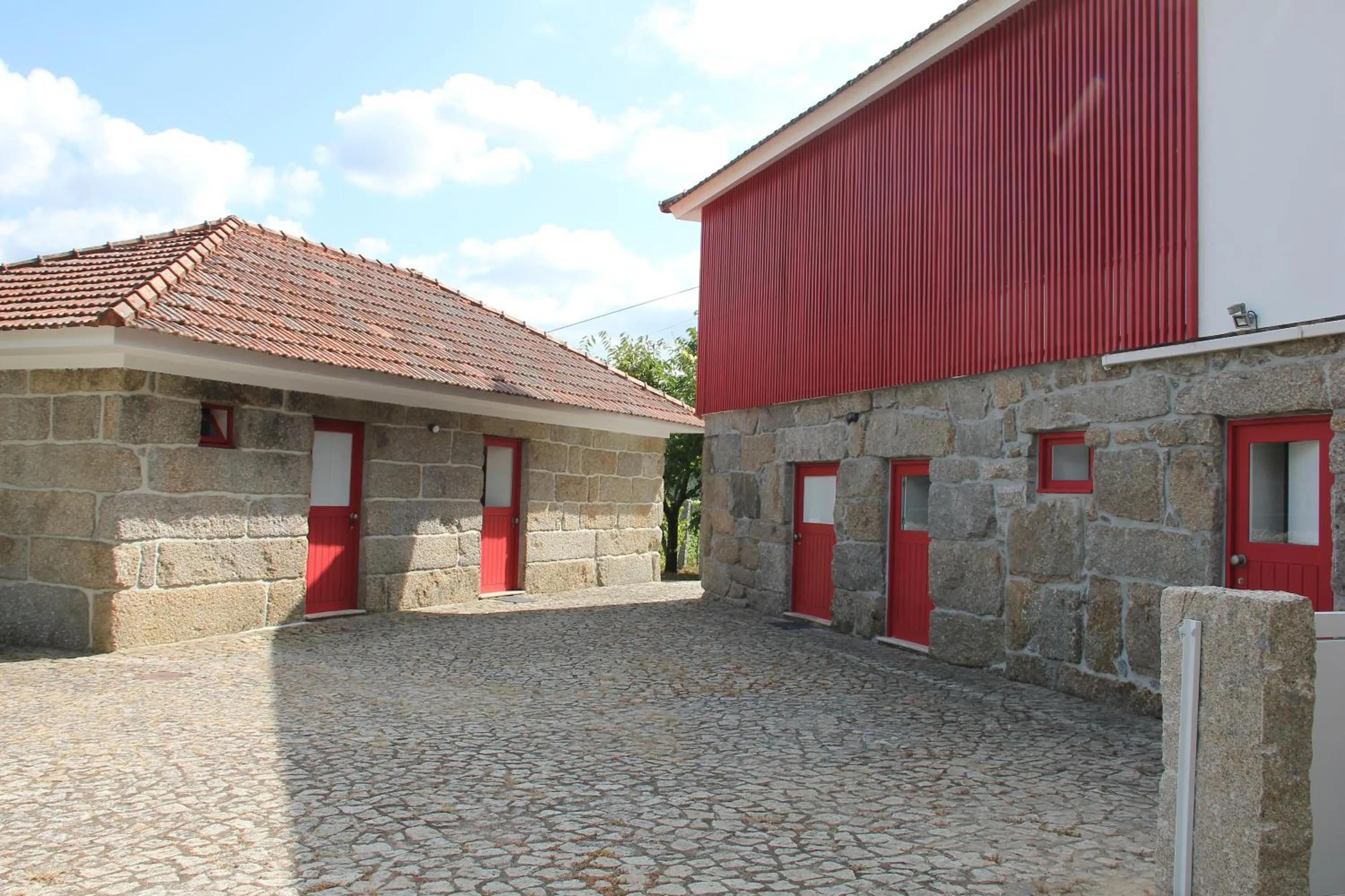 Property building in Casa da Bichaca