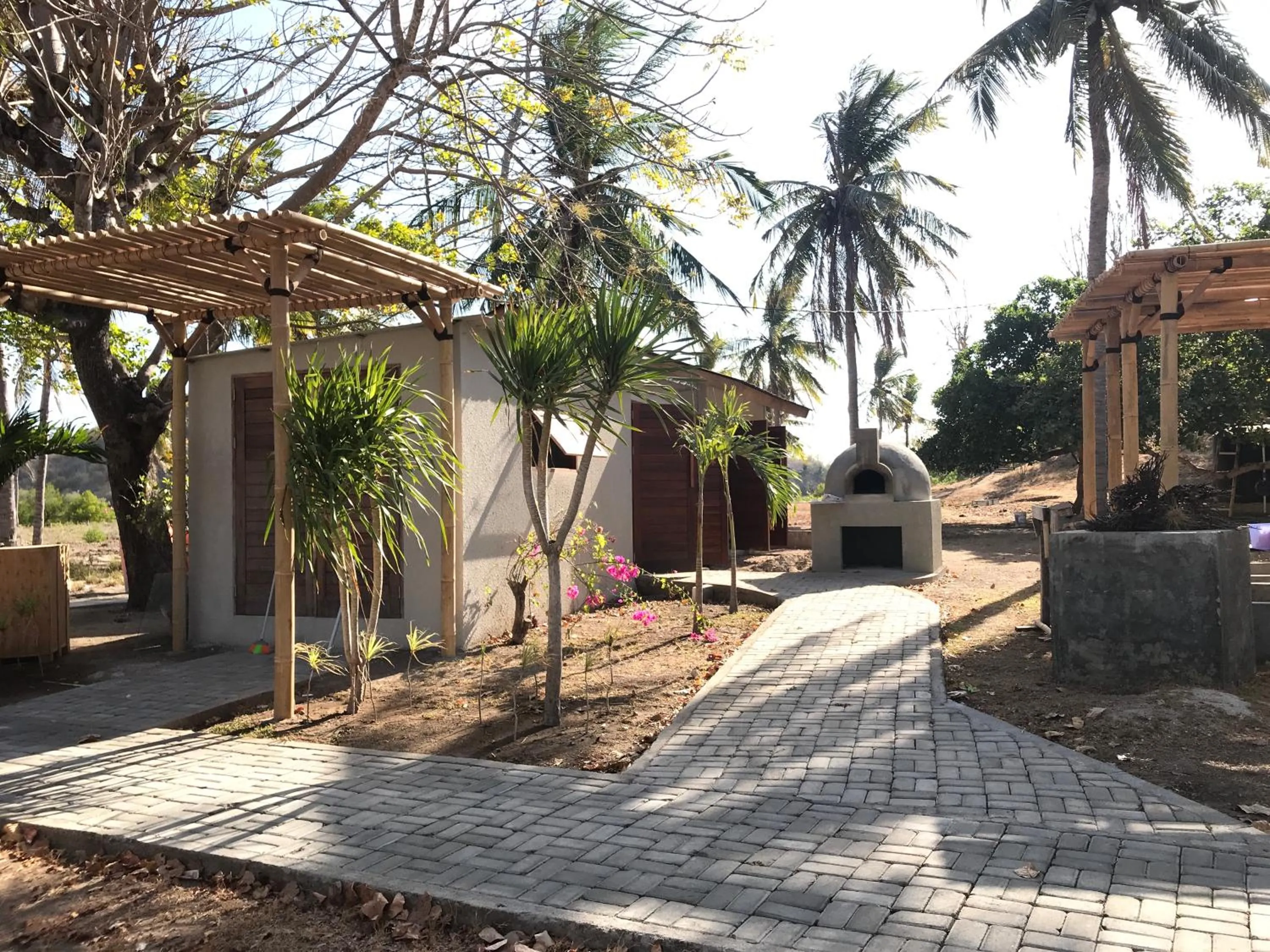 Restaurant/places to eat in Villa Selalu Gili Gede