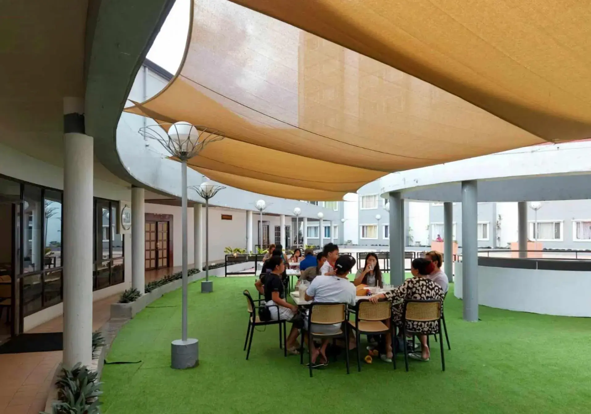 Restaurant/places to eat in Albergo Hotel Restaurant/places to eat in Albergo Hotel