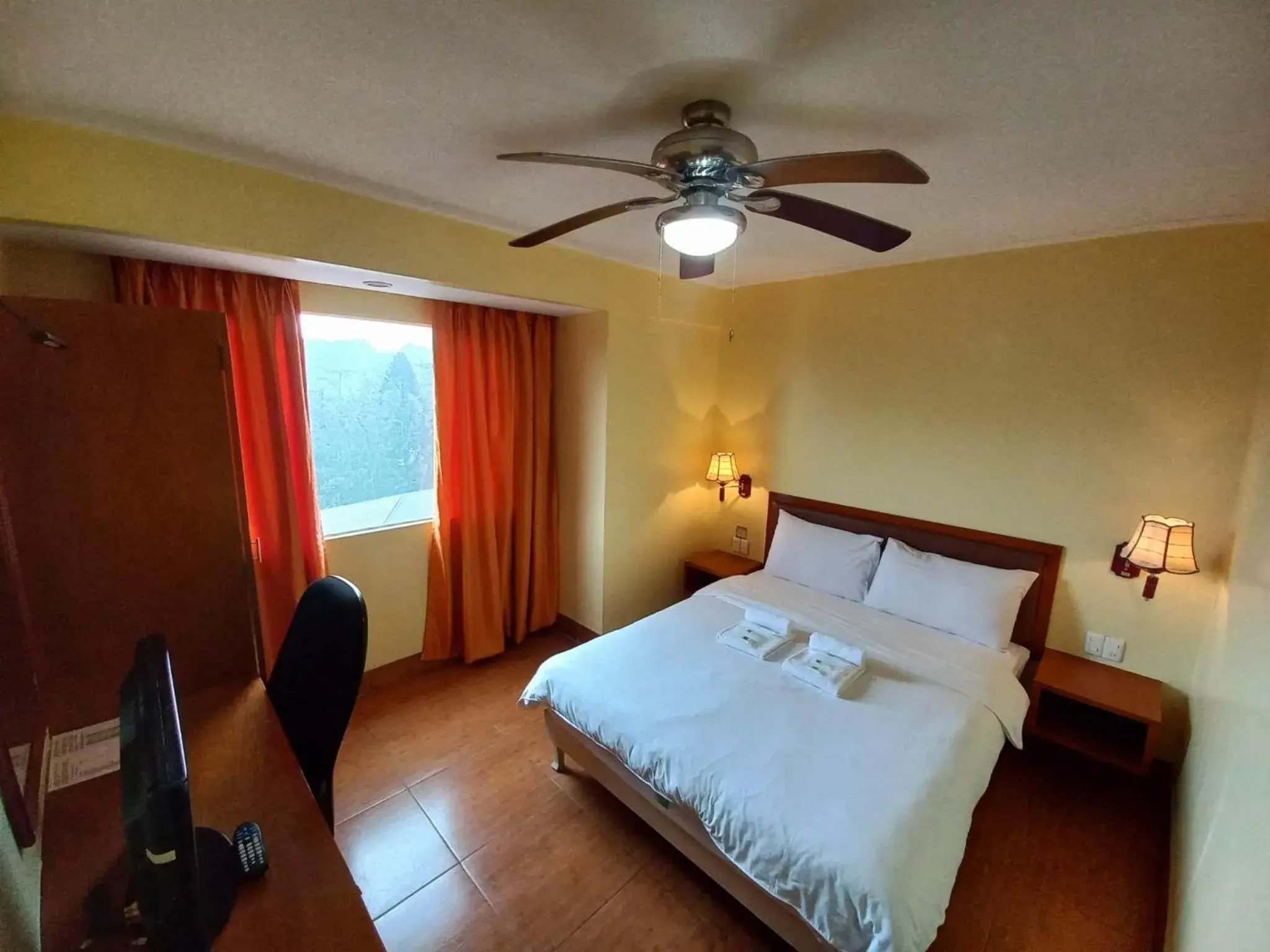 Photo of the whole room, Bed in Albergo Hotel Photo of the whole room, Bed in Albergo Hotel