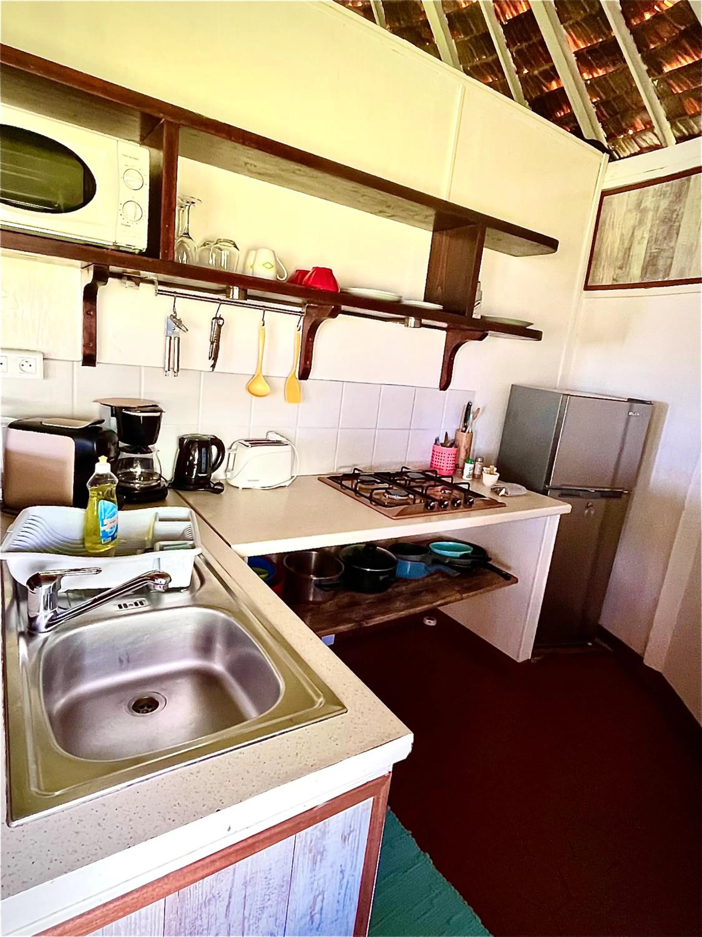 Coffee/tea facilities in Linareva Moorea Beach Resort