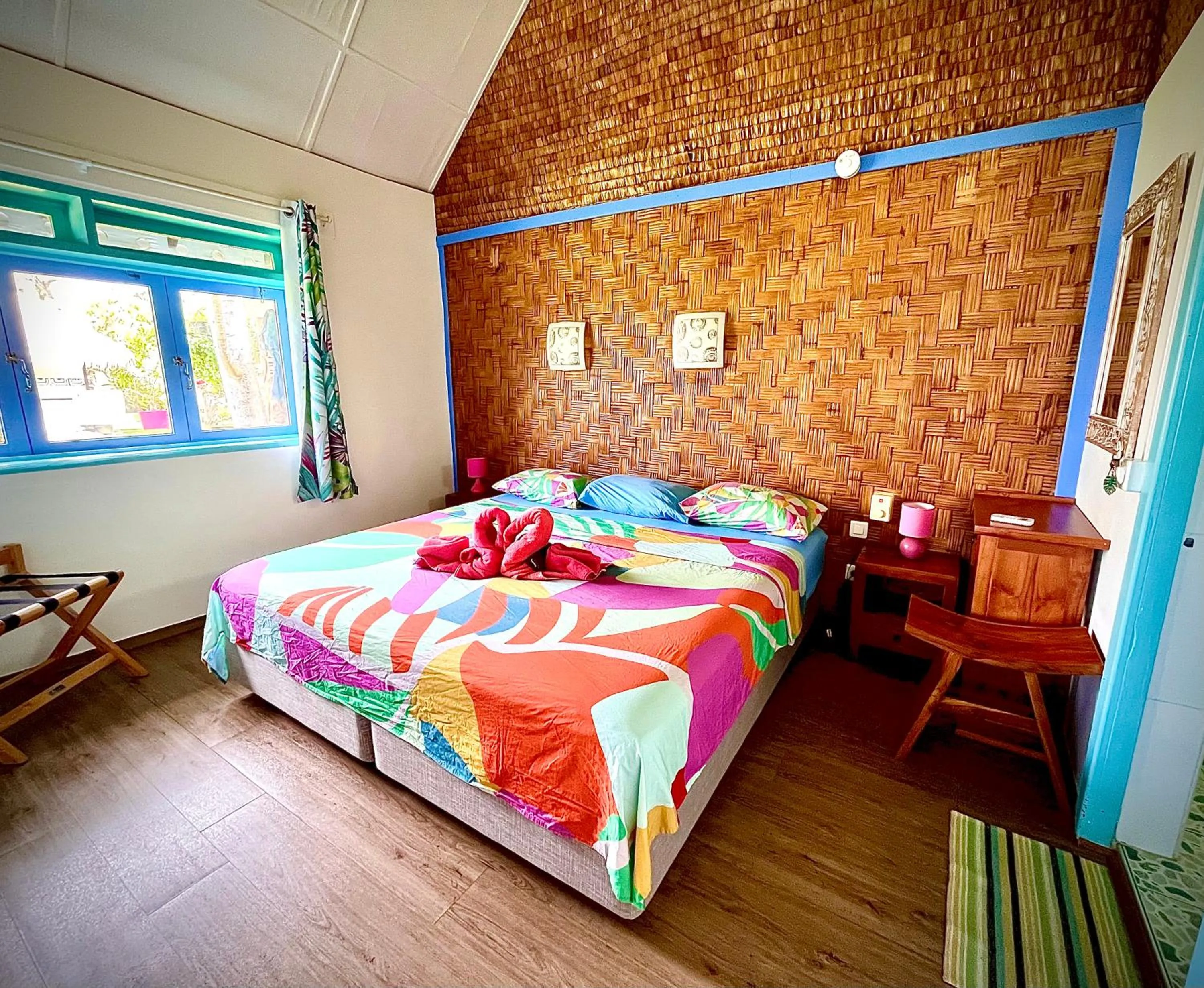 Bedroom, Bed in Linareva Moorea Beach Resort