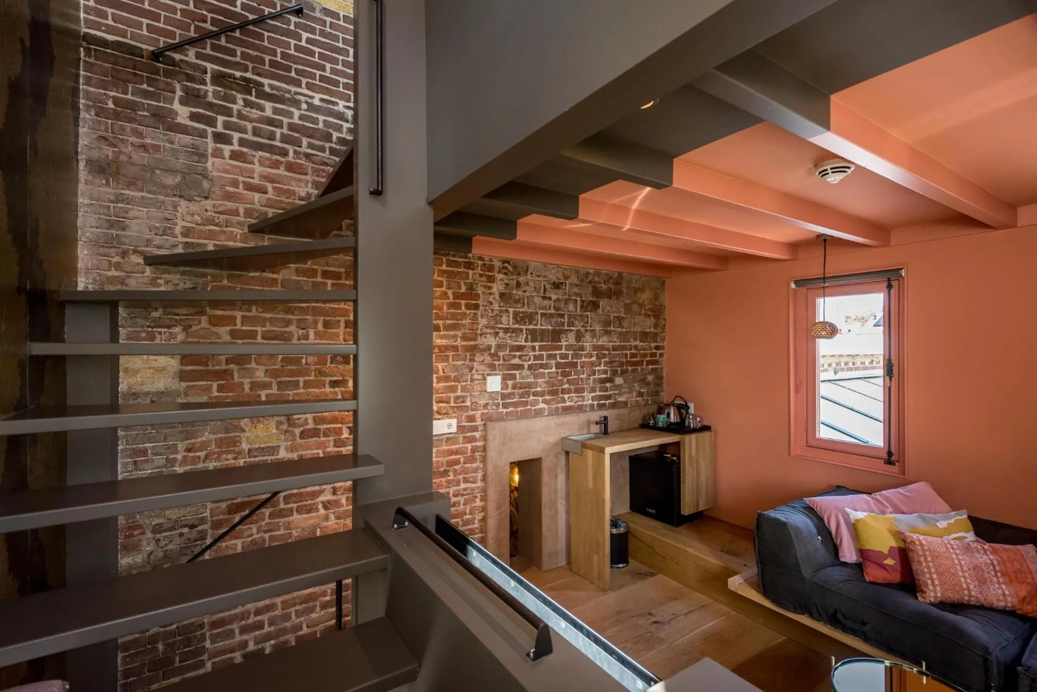 Seating area in Loods Logement