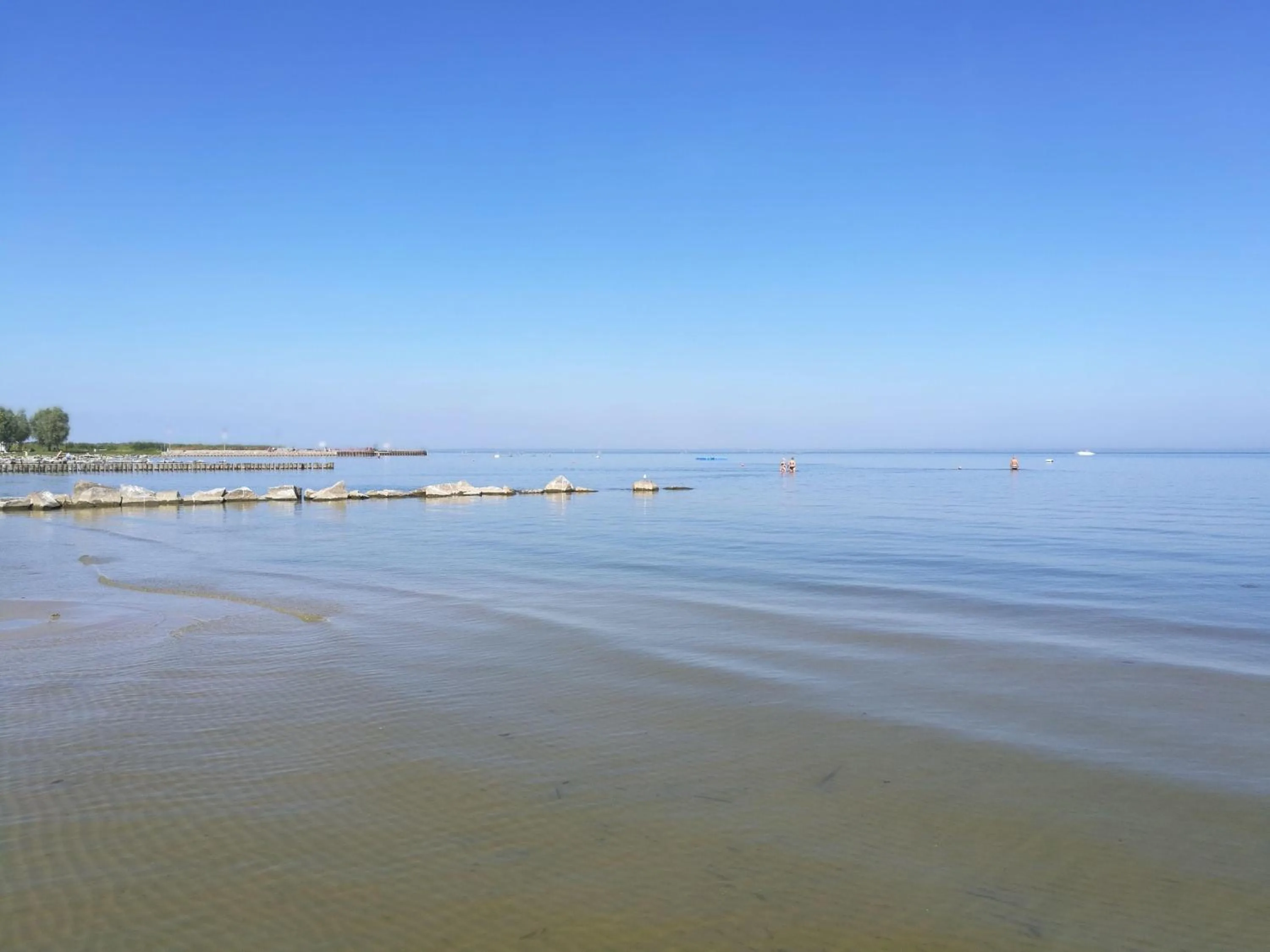 FEWO-bis-2-Pers-inmitten-den-Yachthafens-Ueckermuende-Stettiner-Haff-Ostsee