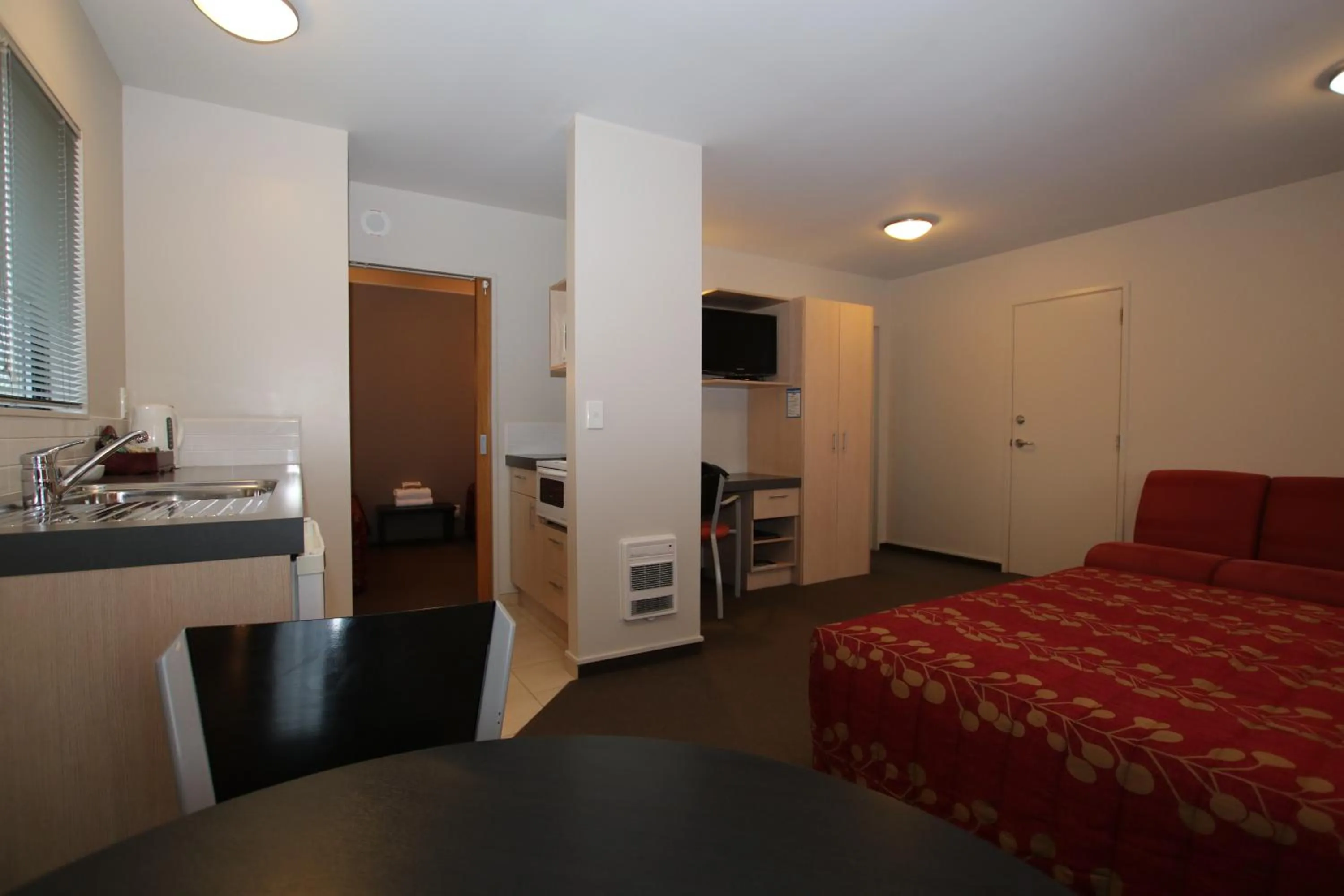 Photo of the whole room, Bed in Bella Vista Motel Kaikoura