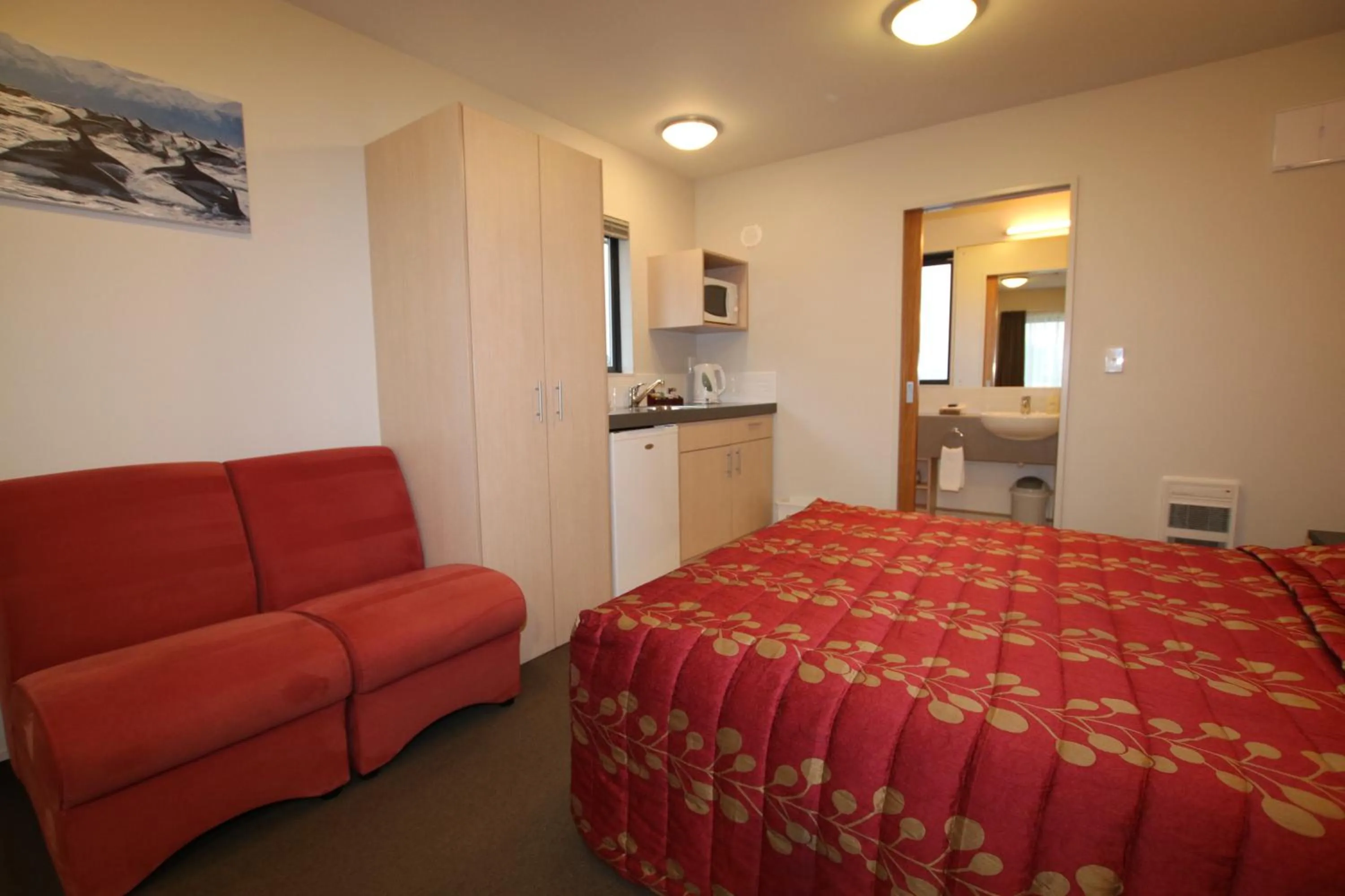 Photo of the whole room, Bed in Bella Vista Motel Kaikoura