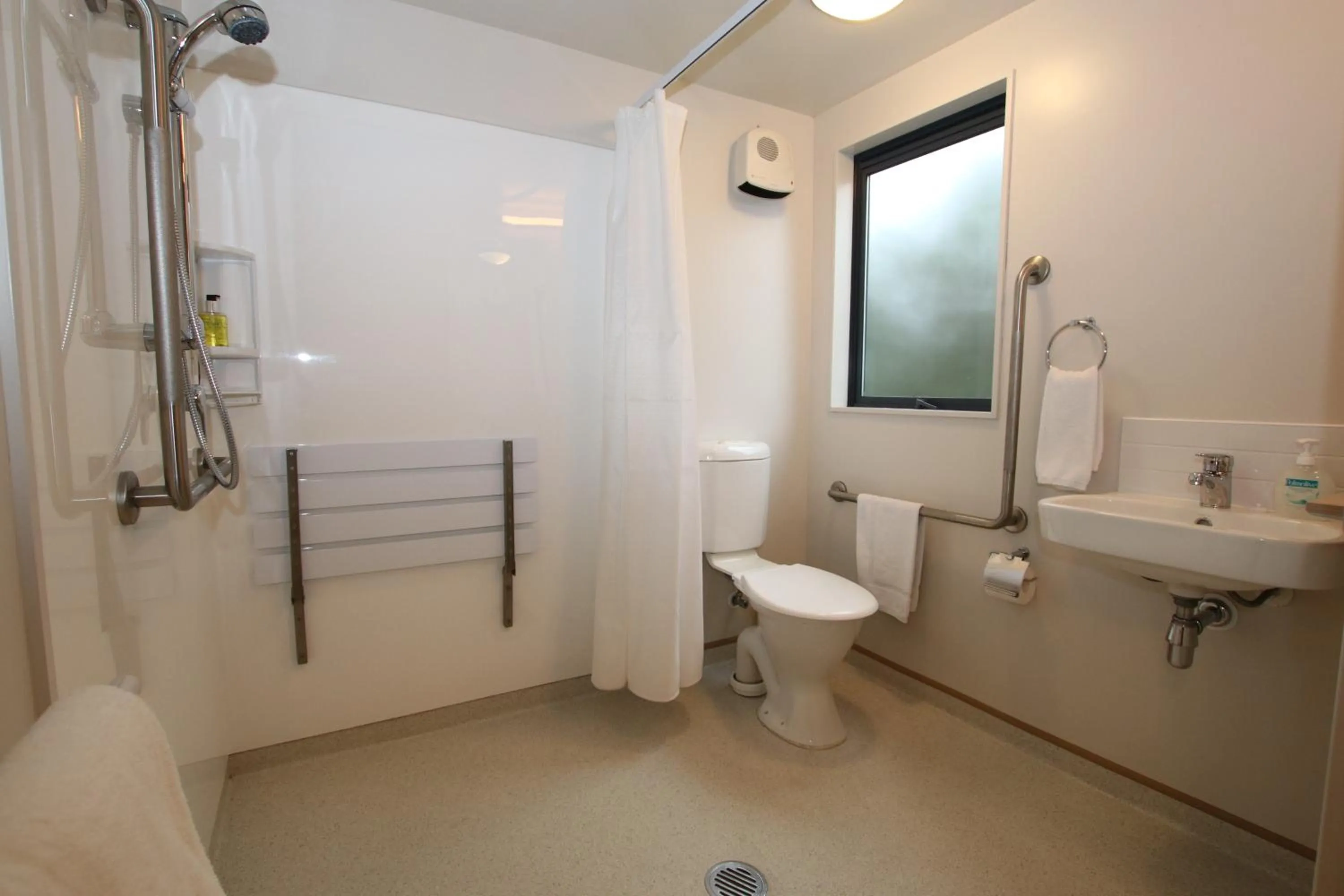 Bathroom in Bella Vista Motel Kaikoura