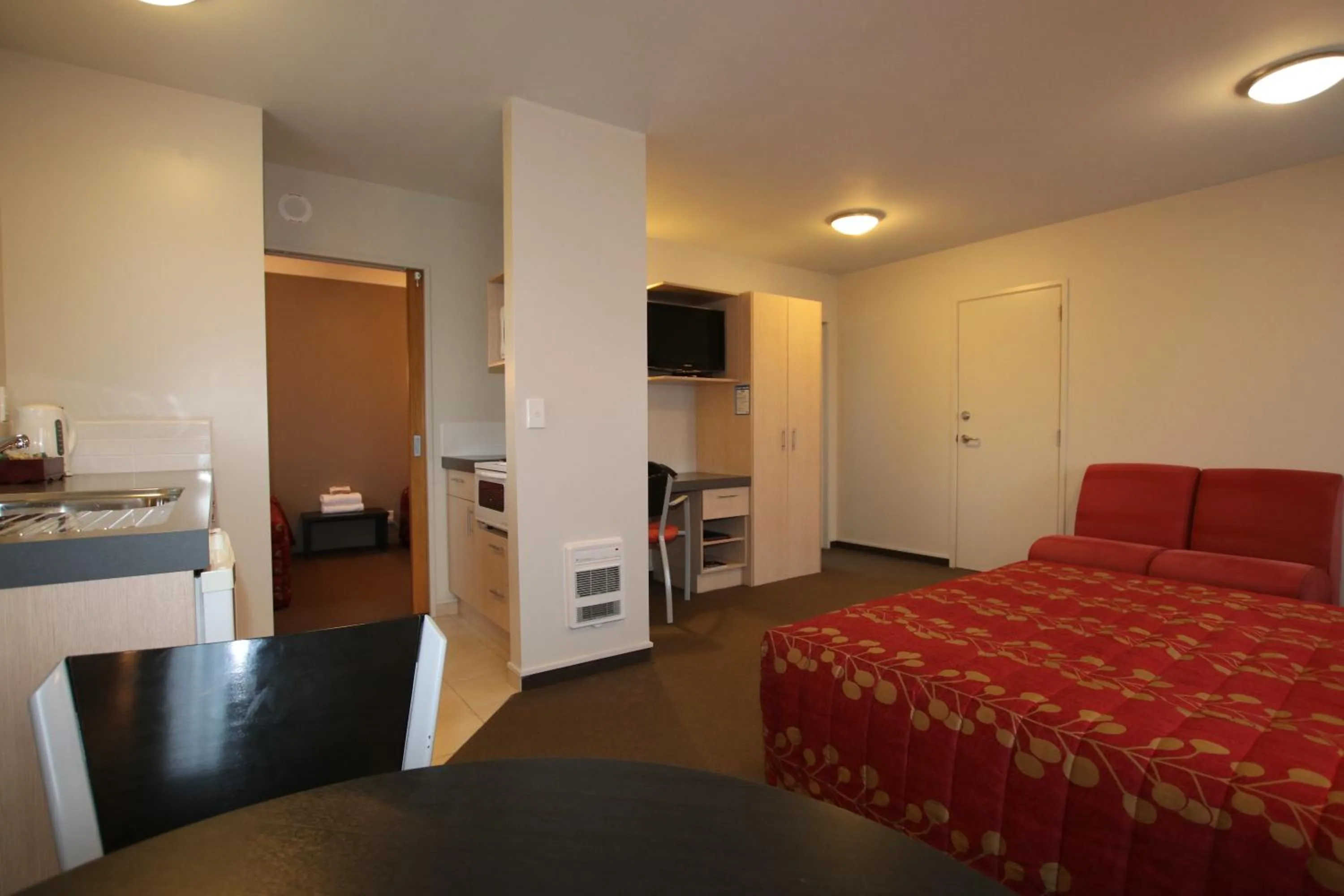 Photo of the whole room, Bed in Bella Vista Motel Kaikoura