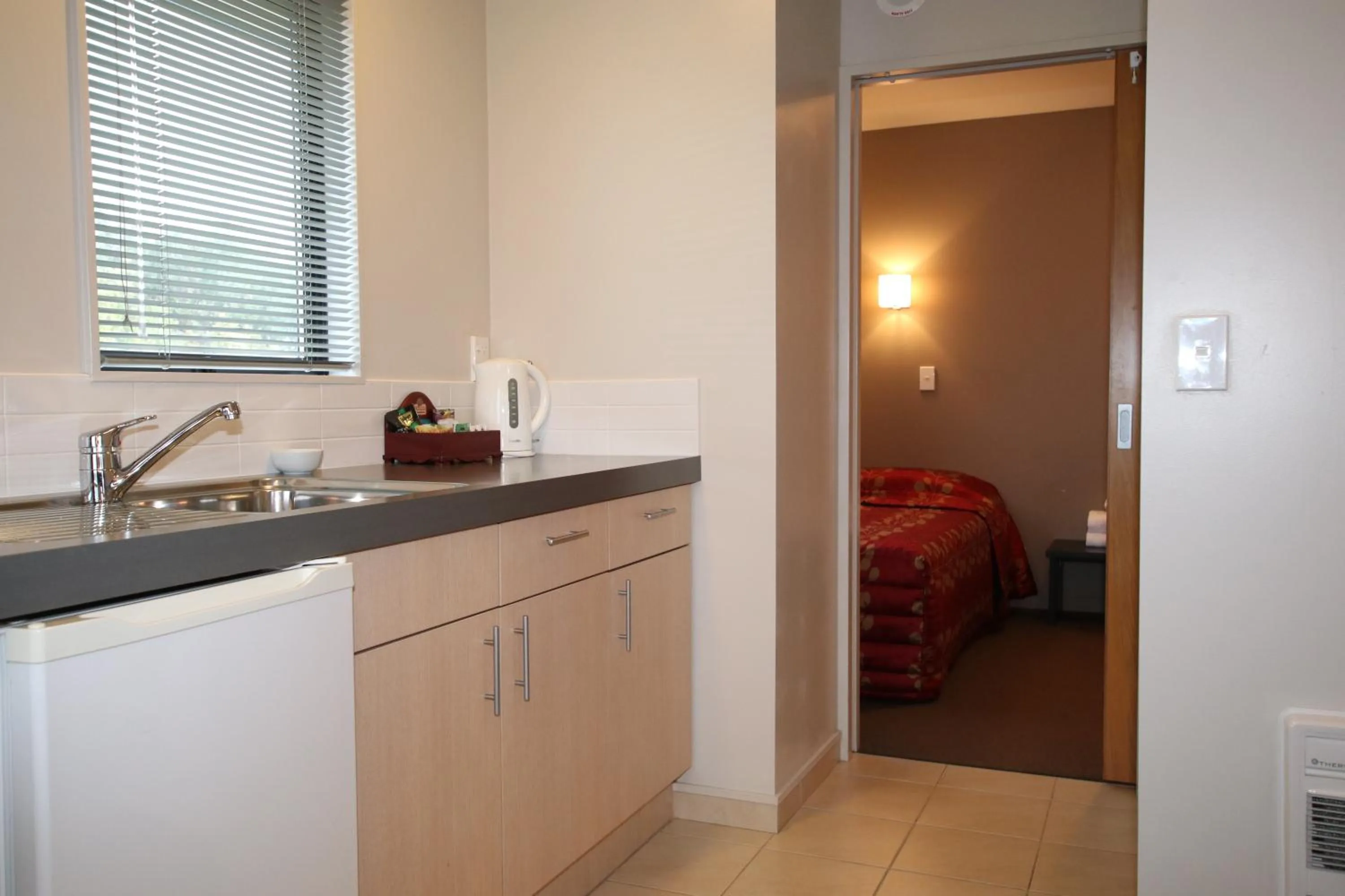 Kitchen or kitchenette in Bella Vista Motel Kaikoura